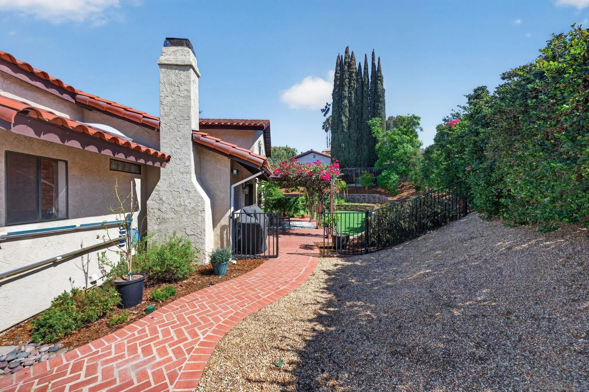 https://cdn.realtyfeed.com/cdn/127/260024340/4bd26c3e9da15d36309946a9a11785a8.webp
