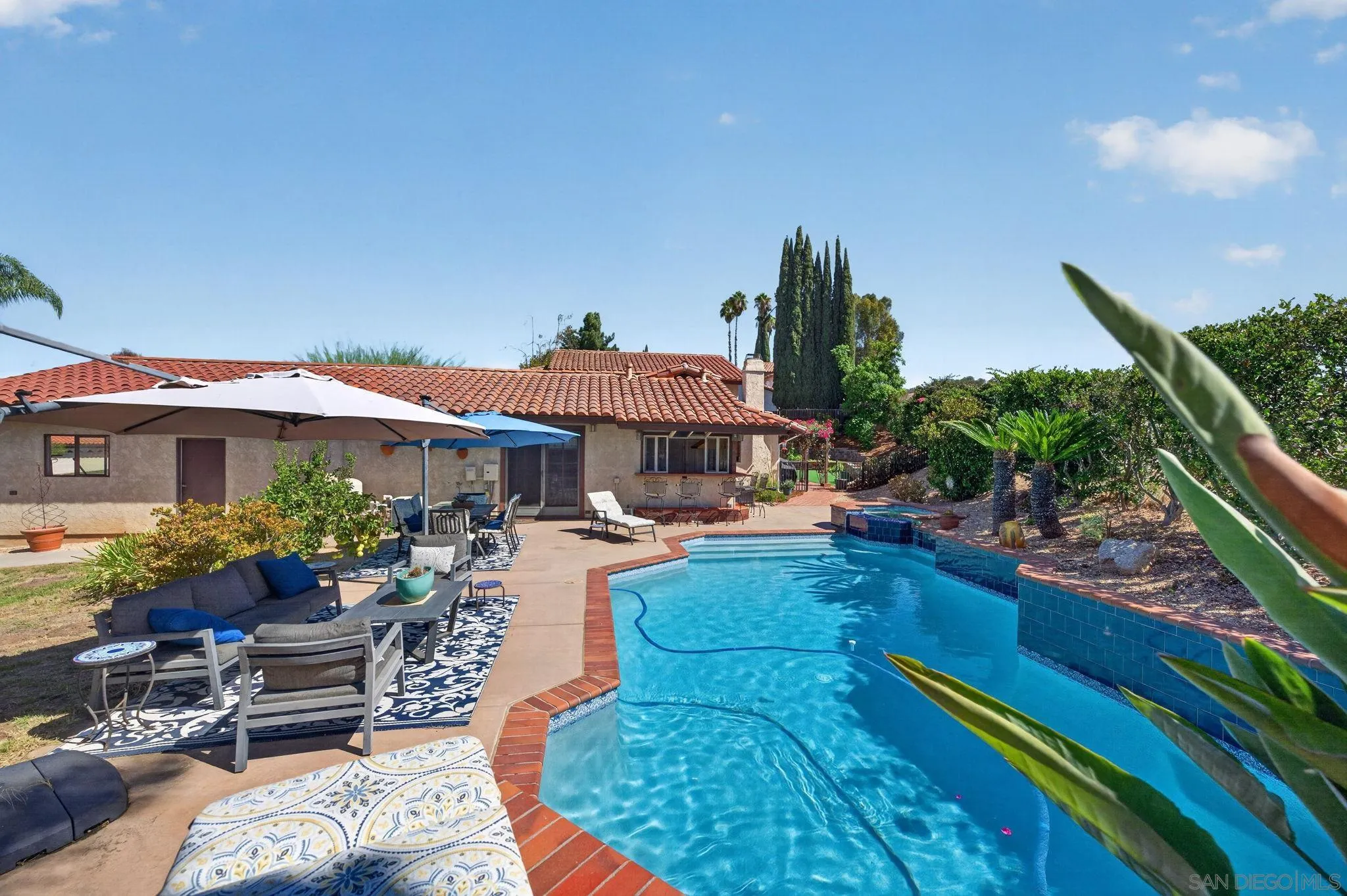 https://cdn.realtyfeed.com/cdn/127/260024340/63f61e81c35e1d1123dfced567cb55b0.webp