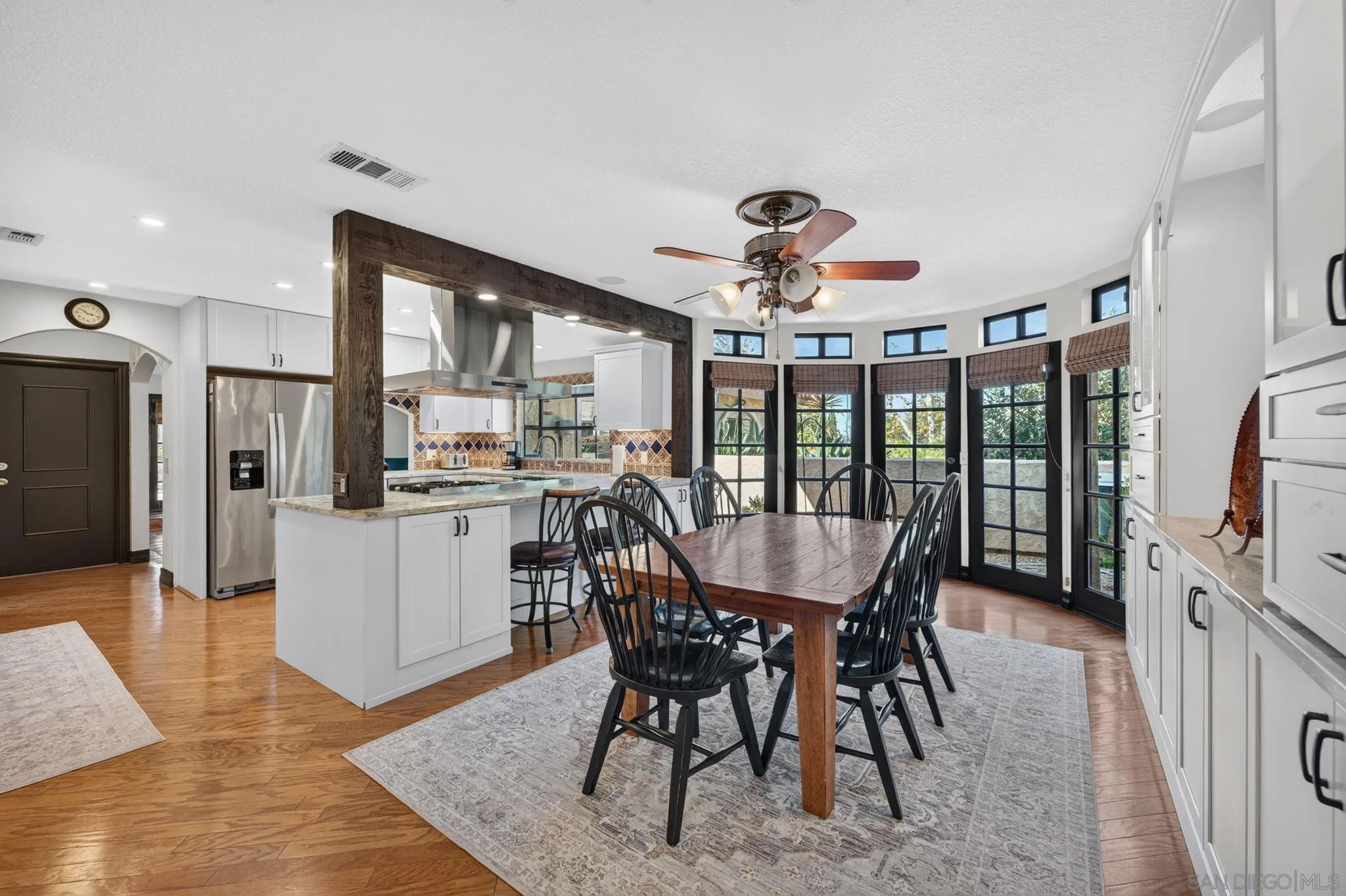 https://cdn.realtyfeed.com/cdn/127/260024340/711060d0637feaebd75e46db348e6890.webp