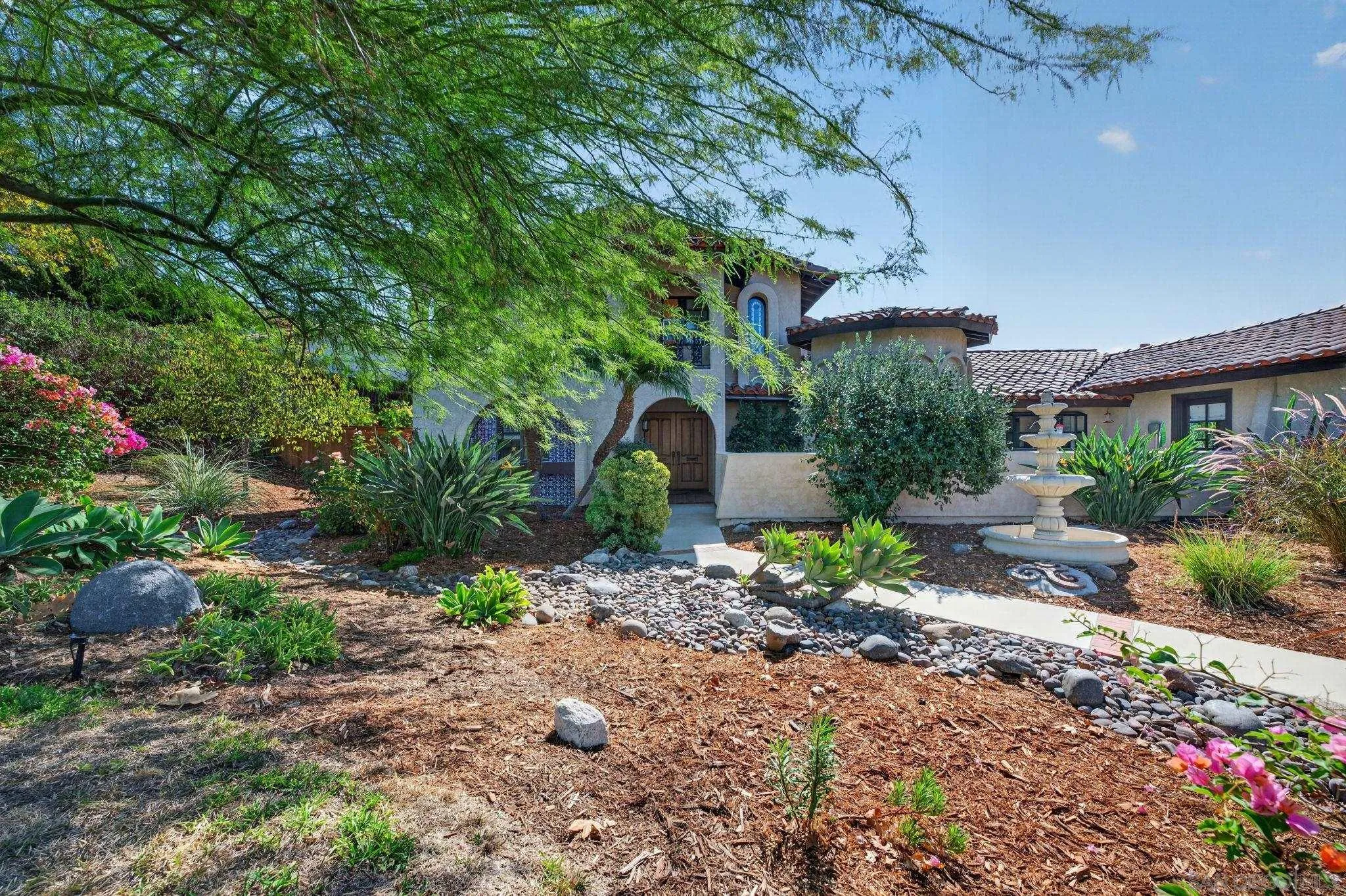https://cdn.realtyfeed.com/cdn/127/260024340/74b9f88b91ed675fa437f9db0b9b9d37.webp