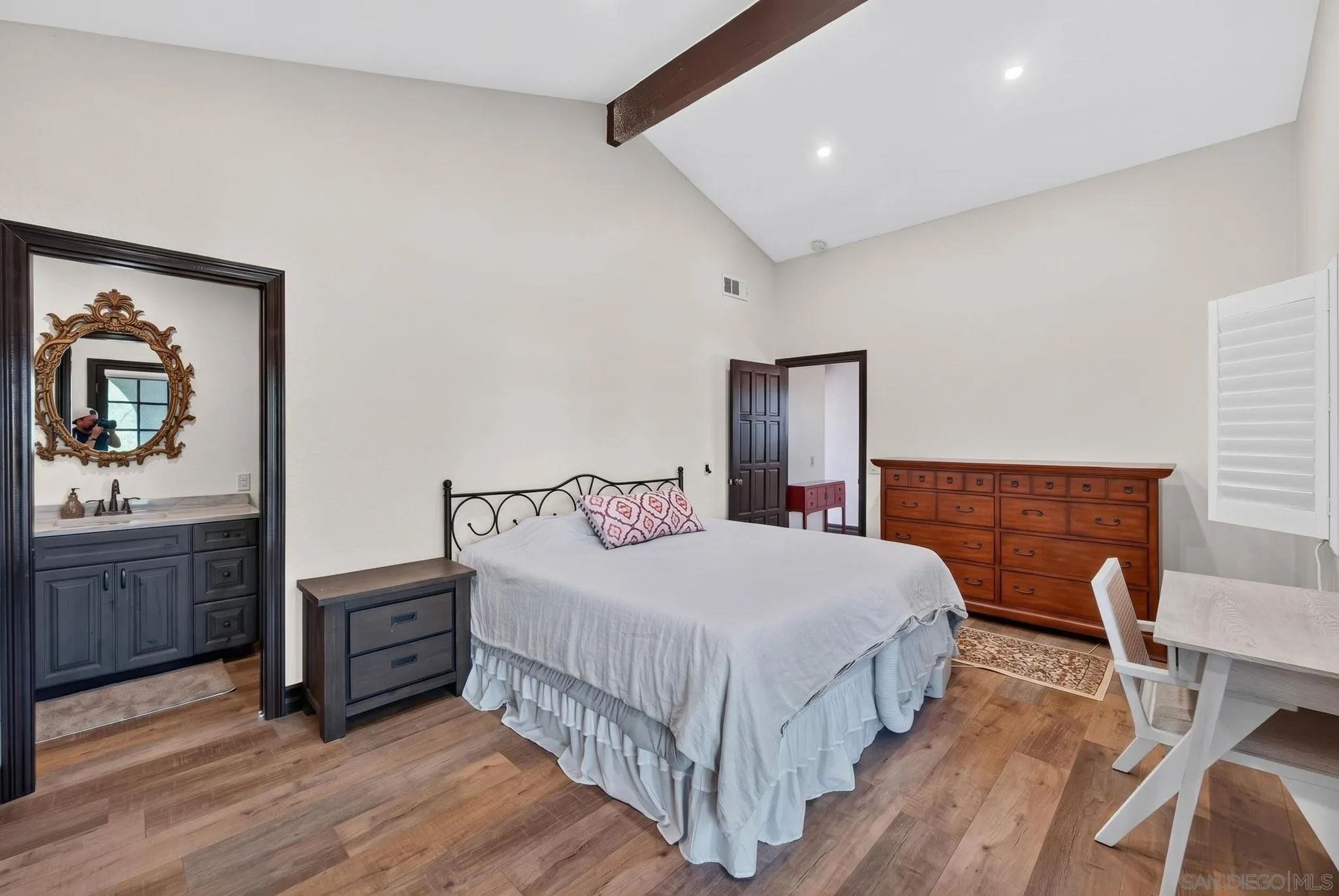 https://cdn.realtyfeed.com/cdn/127/260024340/853a6d71b410e81c9b75a5f69c844b32.webp