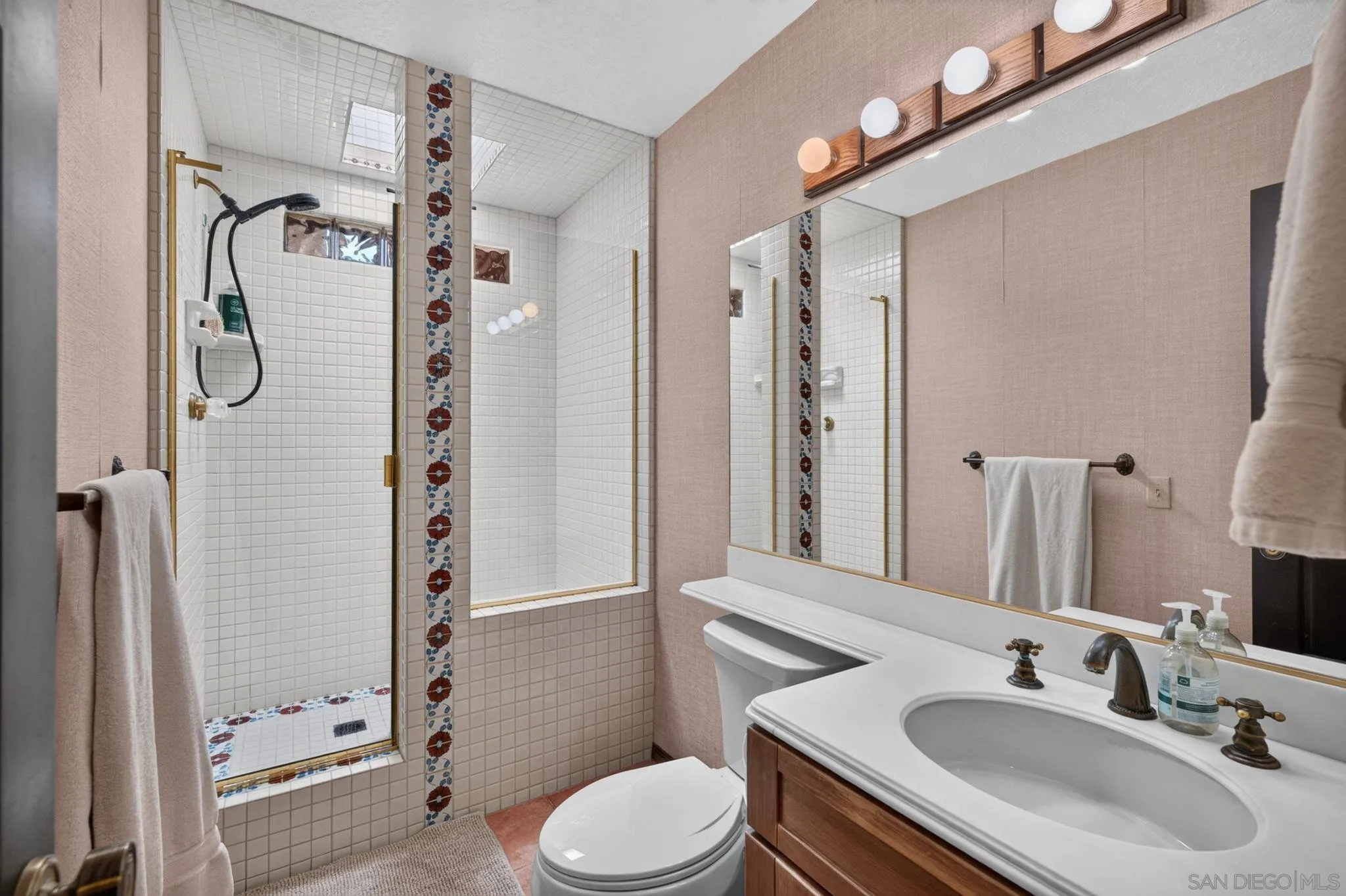 https://cdn.realtyfeed.com/cdn/127/260024340/945afa7ffe43b22737061765c8e93810.webp