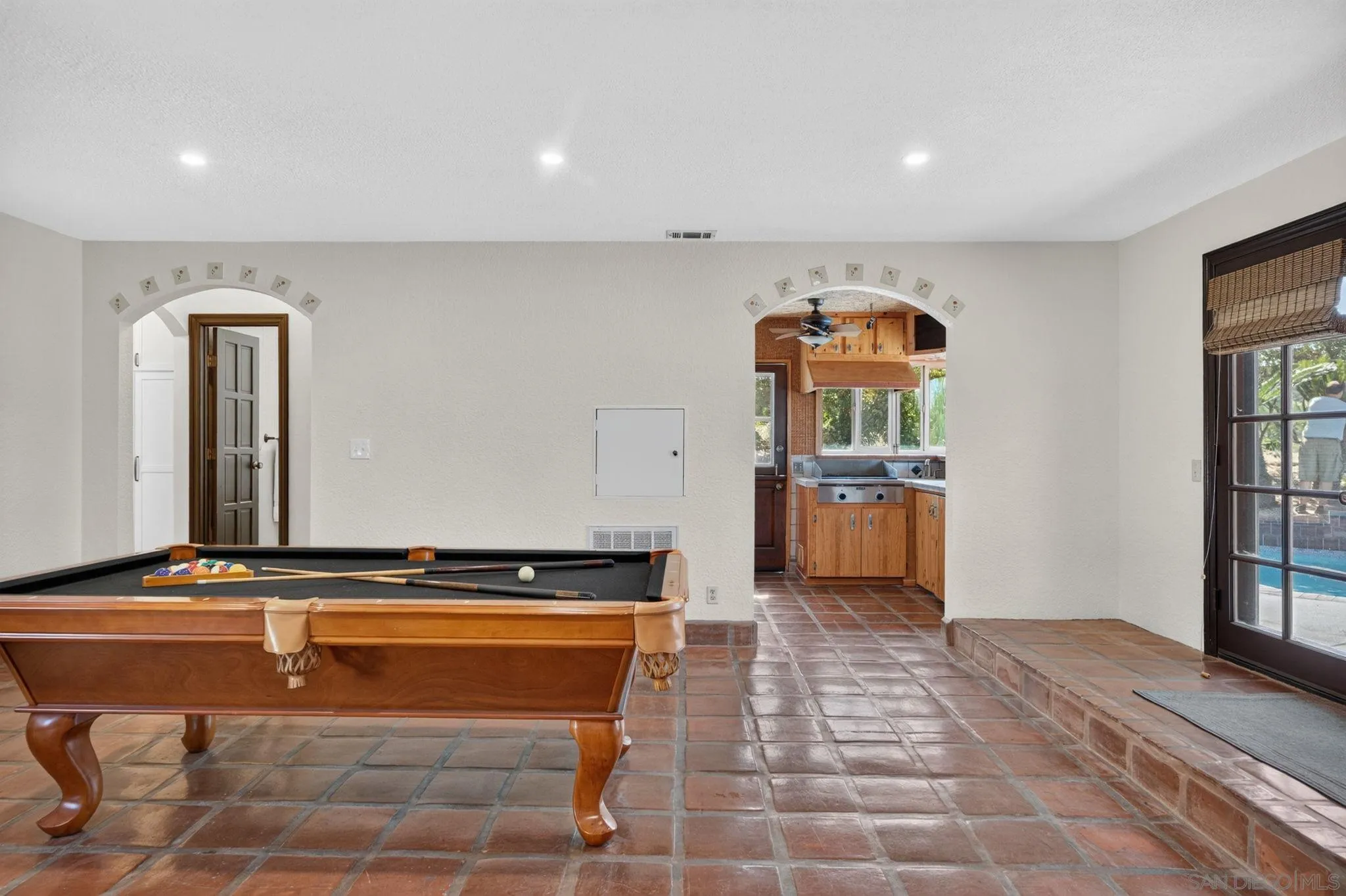 https://cdn.realtyfeed.com/cdn/127/260024340/b01e7a344bacb2df40dc460e98d5fcb4.webp
