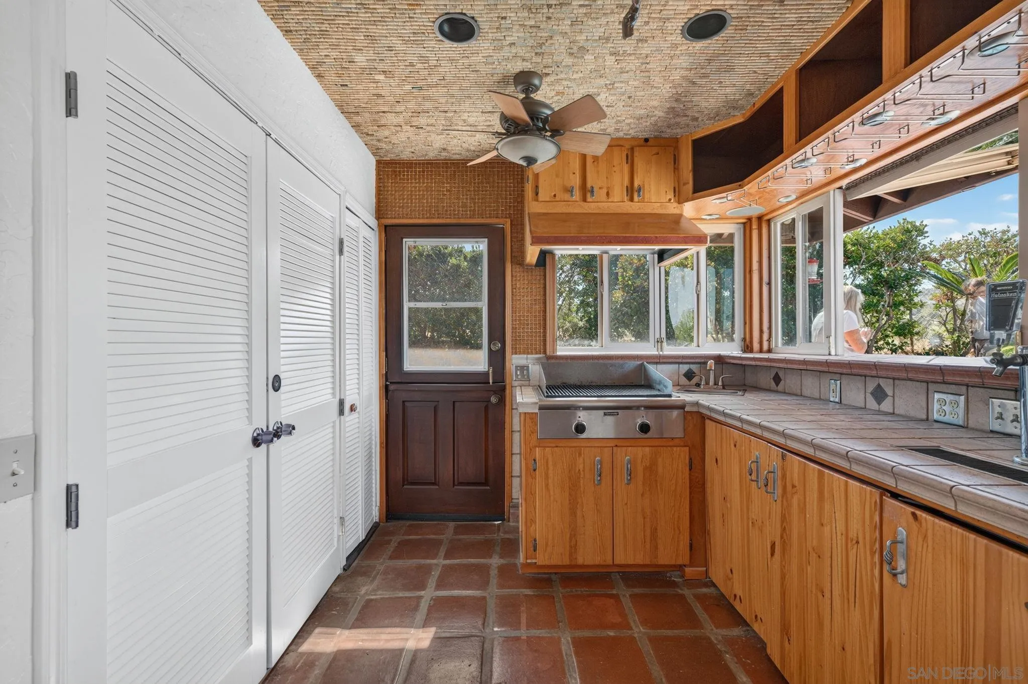 https://cdn.realtyfeed.com/cdn/127/260024340/b1310456f33e7702e1b4316aa14d13dd.webp