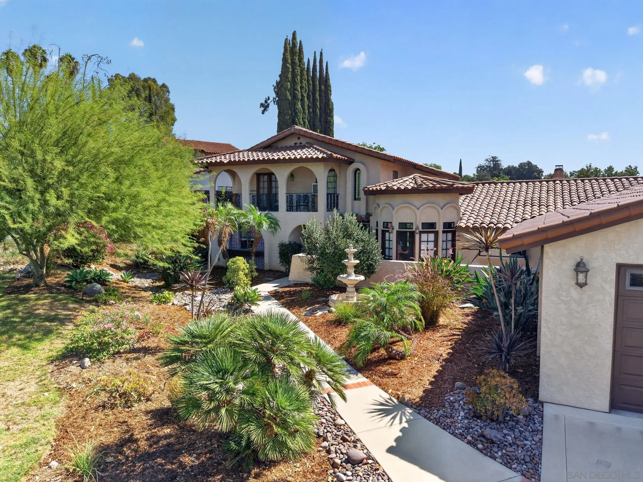 https://cdn.realtyfeed.com/cdn/127/260024340/c8fec0c2a94b042d7538363e7fa75a18.webp