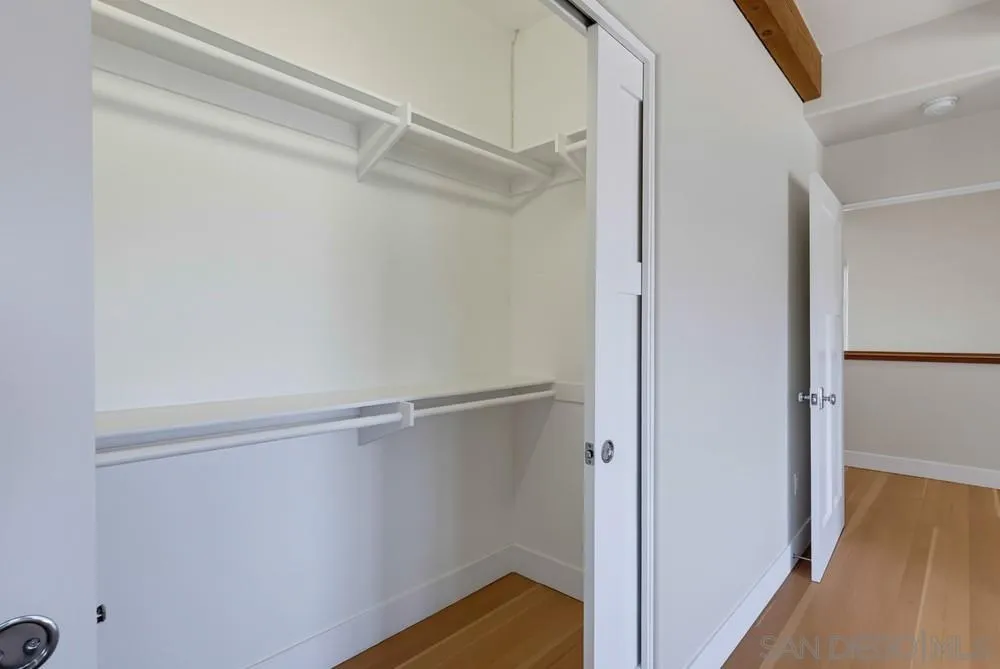 https://cdn.realtyfeed.com/cdn/127/260024343/111d0efa9095d34b6925c26c1f6c6a47.webp