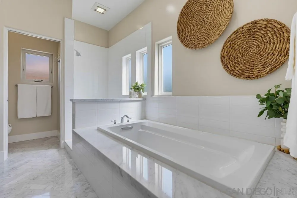 https://cdn.realtyfeed.com/cdn/127/260024343/94ca3ff1f3343798322dc86c53d9de2a.webp