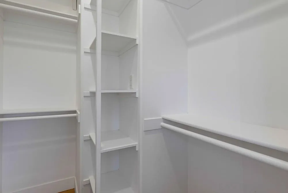 https://cdn.realtyfeed.com/cdn/127/260024343/af2a25e241cfba54a2c19c88ff5098dd.webp