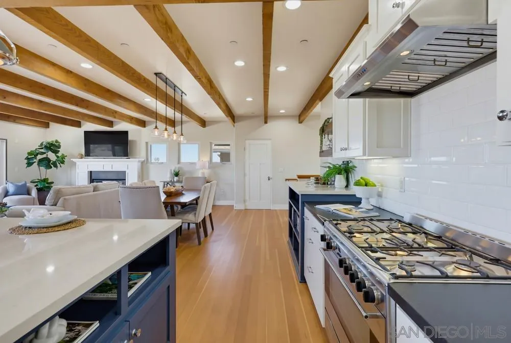 https://cdn.realtyfeed.com/cdn/127/260024343/eb74f518e87b8370122ad573d991671b.webp