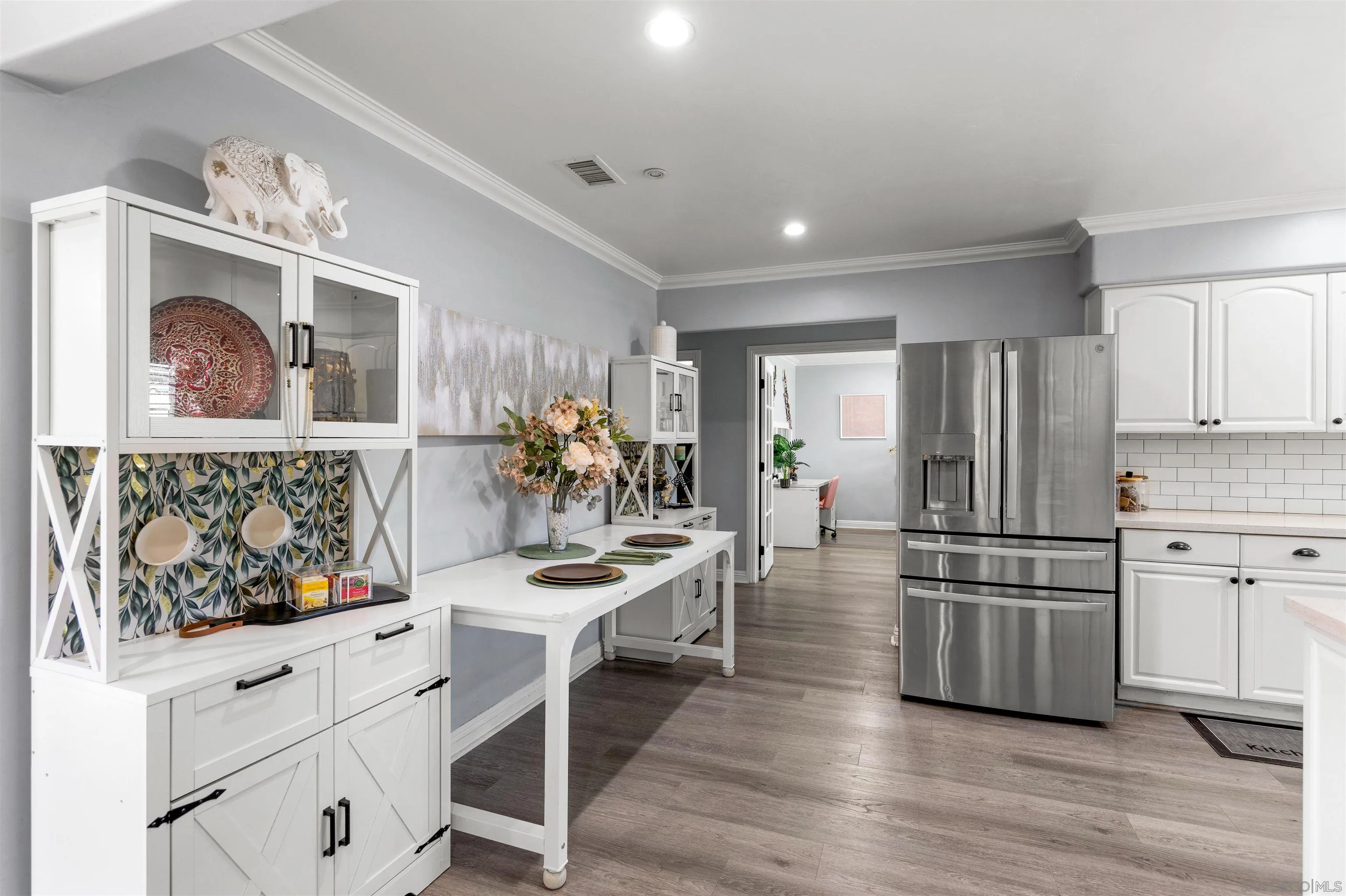 https://cdn.realtyfeed.com/cdn/127/260024350/a6457bb7ba4237cb385703617bbfd7a8.webp