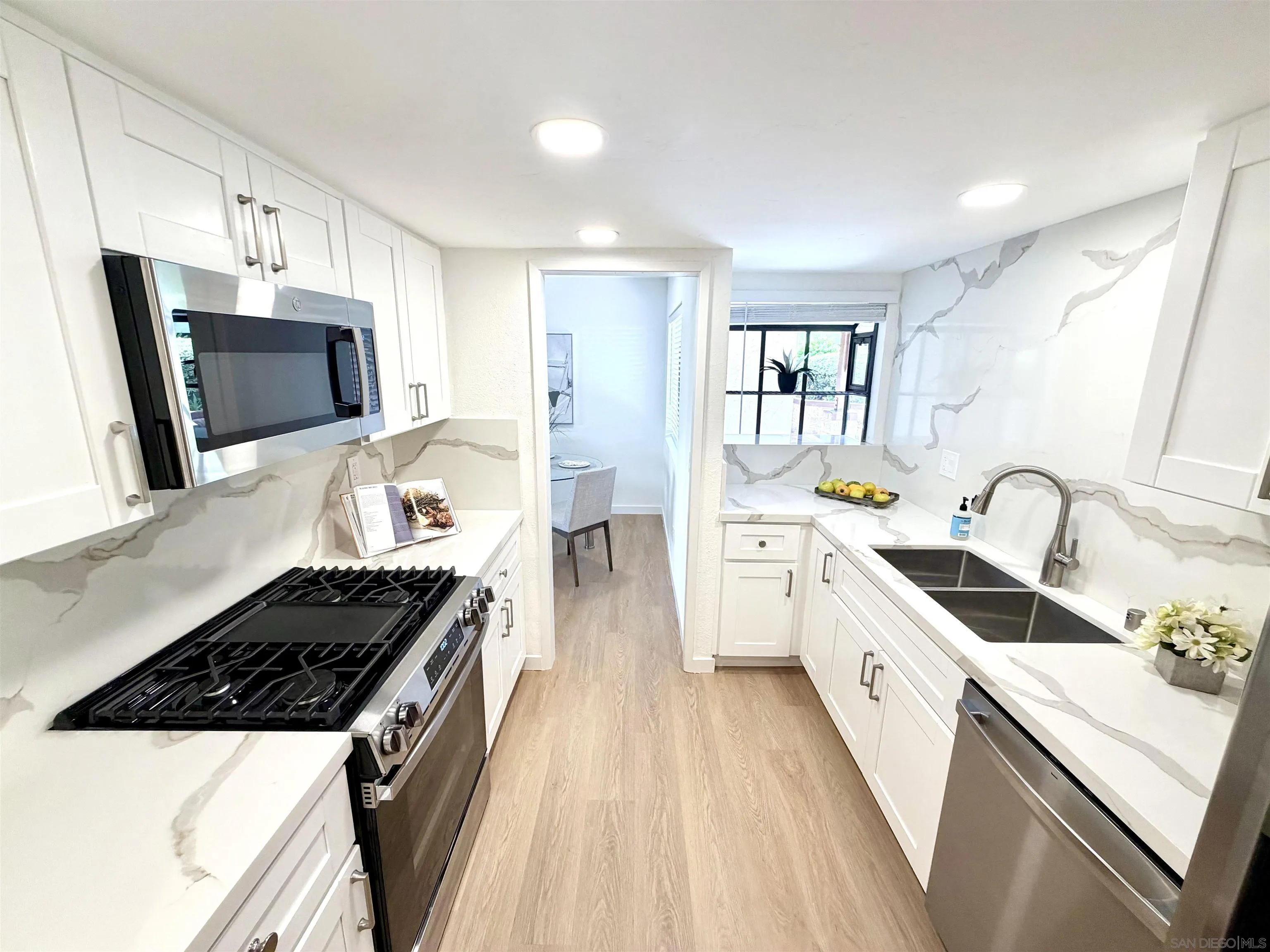 https://cdn.realtyfeed.com/cdn/127/260024354/380684d7fa5f0f1a2151afd89f9d0c9b.webp