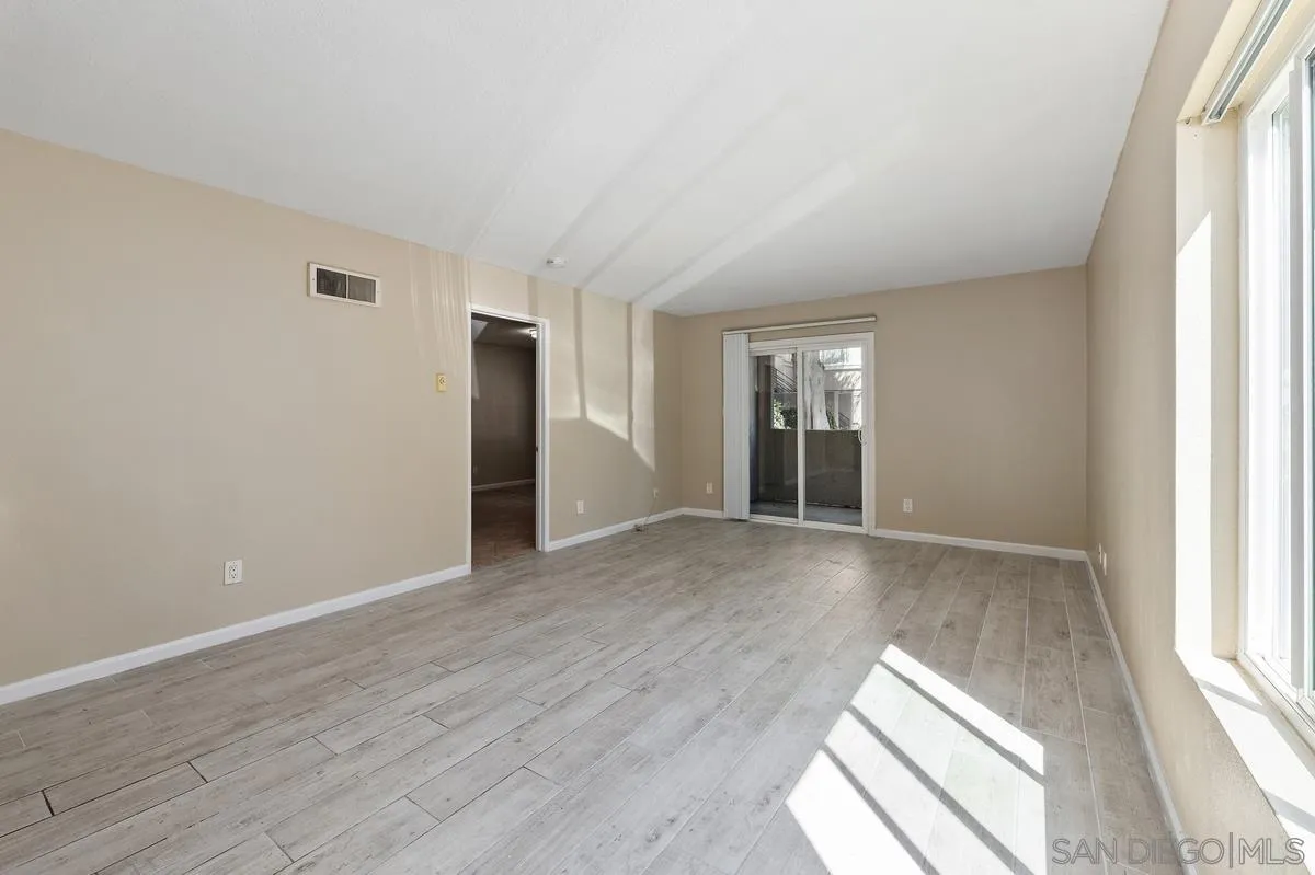 https://cdn.realtyfeed.com/cdn/127/260024360/3558cb3a4a552780907ad6fda32199e3.webp