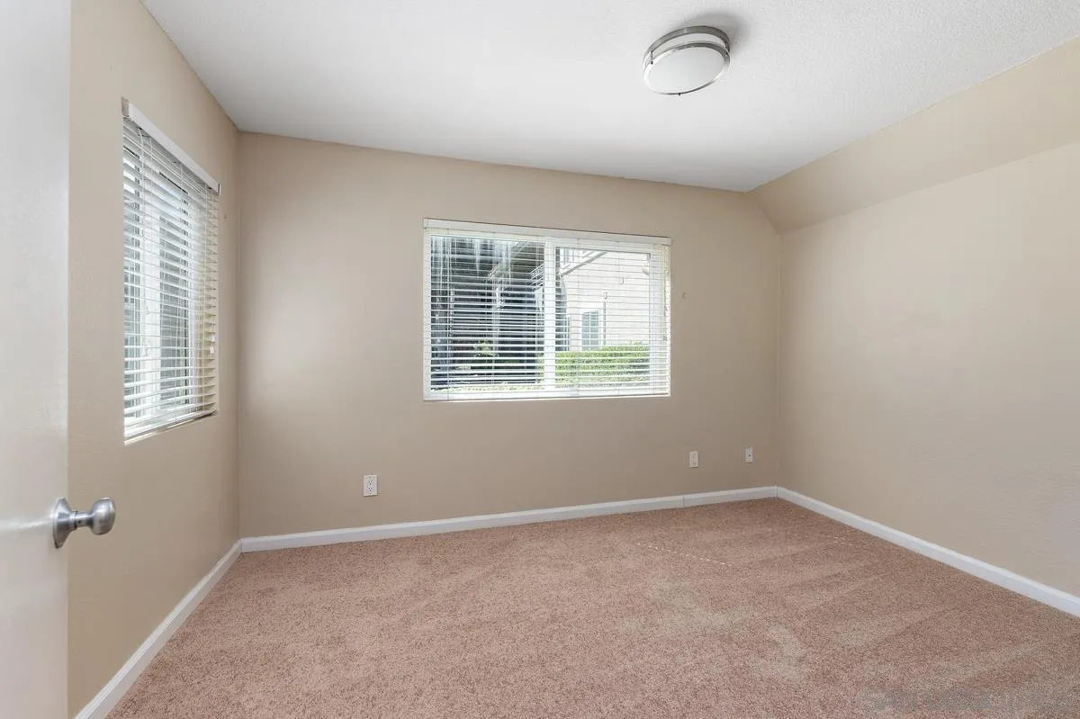 https://cdn.realtyfeed.com/cdn/127/260024360/617360ef53f444ea449e989f73a79084.webp