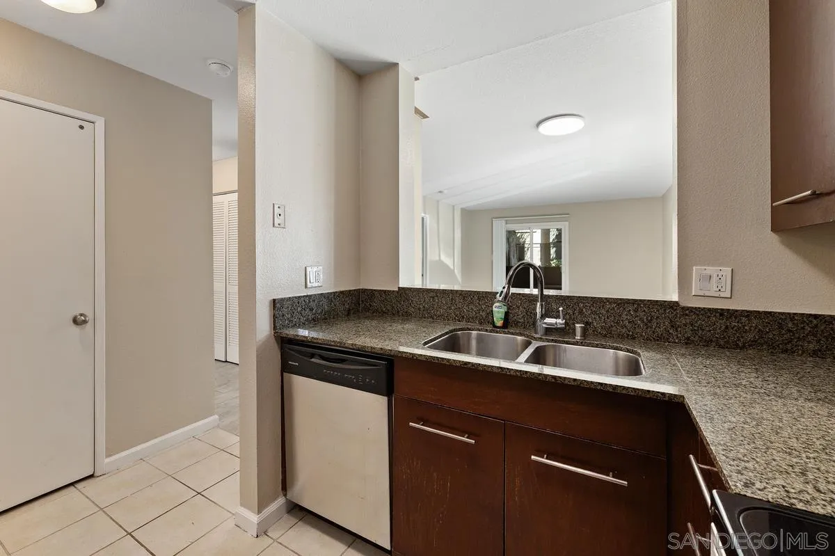 https://cdn.realtyfeed.com/cdn/127/260024360/79e9846bab9c76a122bcdc3b752b6222.webp