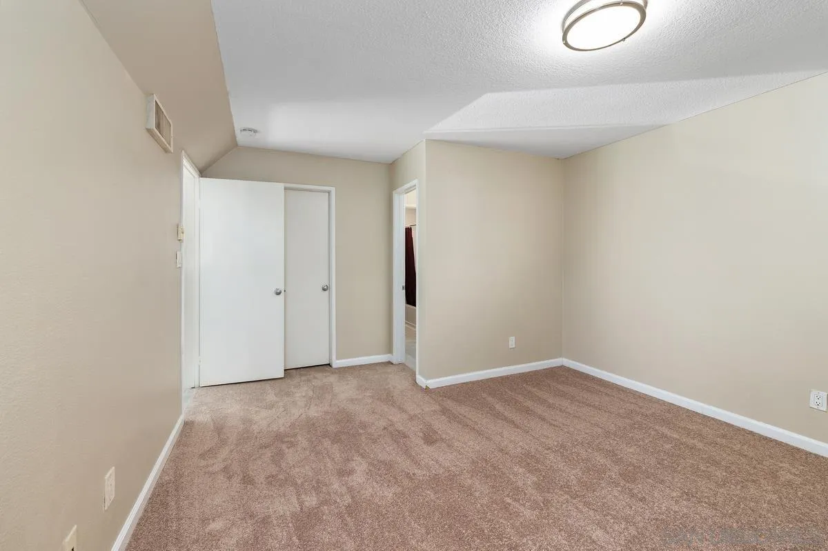 https://cdn.realtyfeed.com/cdn/127/260024360/810971774e6adfebe56a5c58fed8cf3e.webp