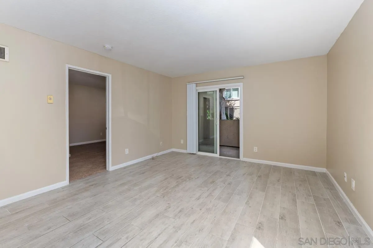 https://cdn.realtyfeed.com/cdn/127/260024360/8bf624c03fd5979f0a02e8d51631abe5.webp