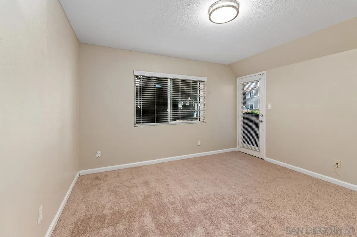 https://cdn.realtyfeed.com/cdn/127/260024360/8c0f1fddda4395b8baad6136bcbc07ea.webp