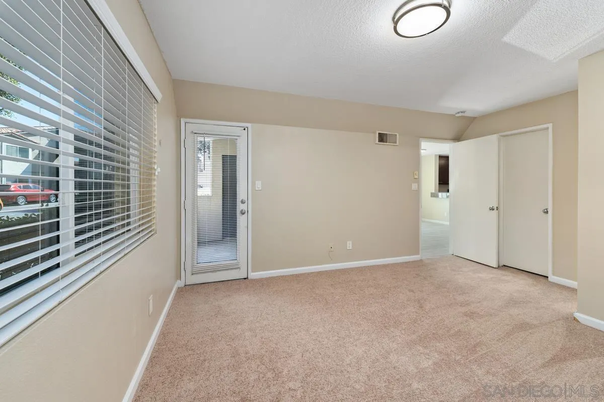 https://cdn.realtyfeed.com/cdn/127/260024360/97580c958f90992213f97f409e279483.webp