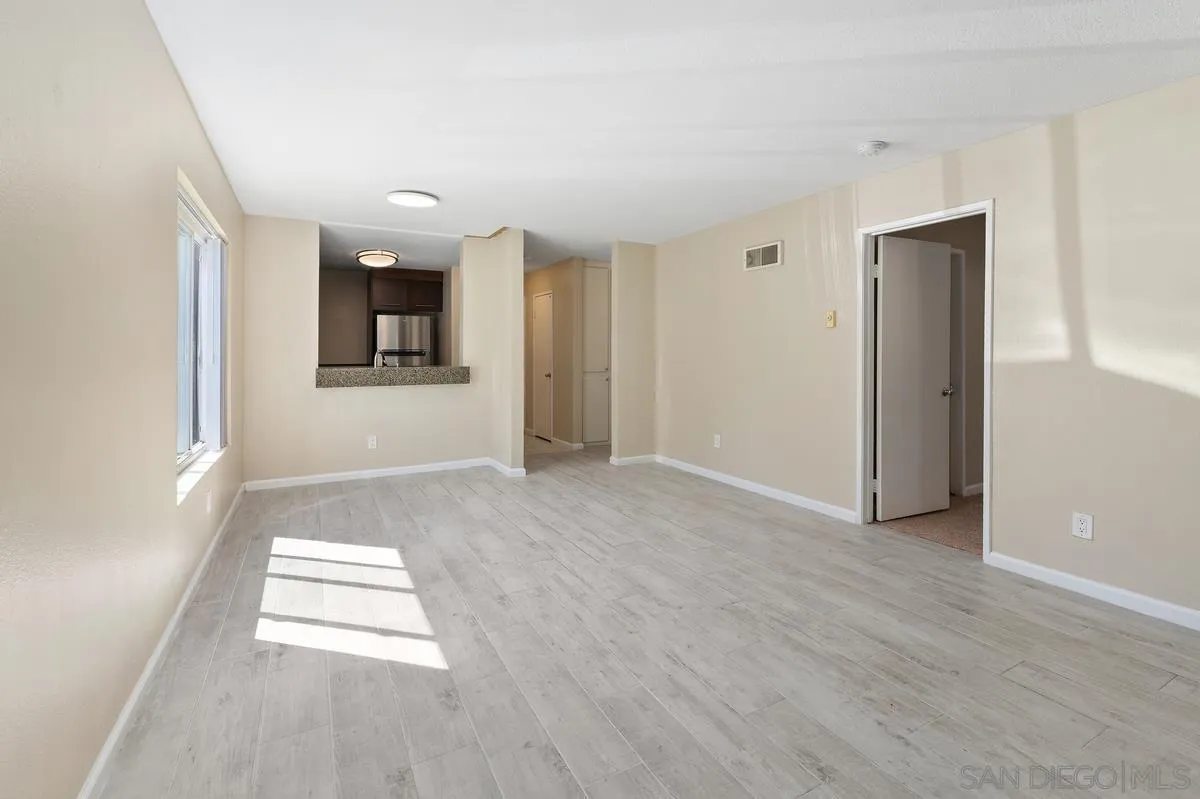 https://cdn.realtyfeed.com/cdn/127/260024360/ec88a4c2f213c741431846877dbf3312.webp