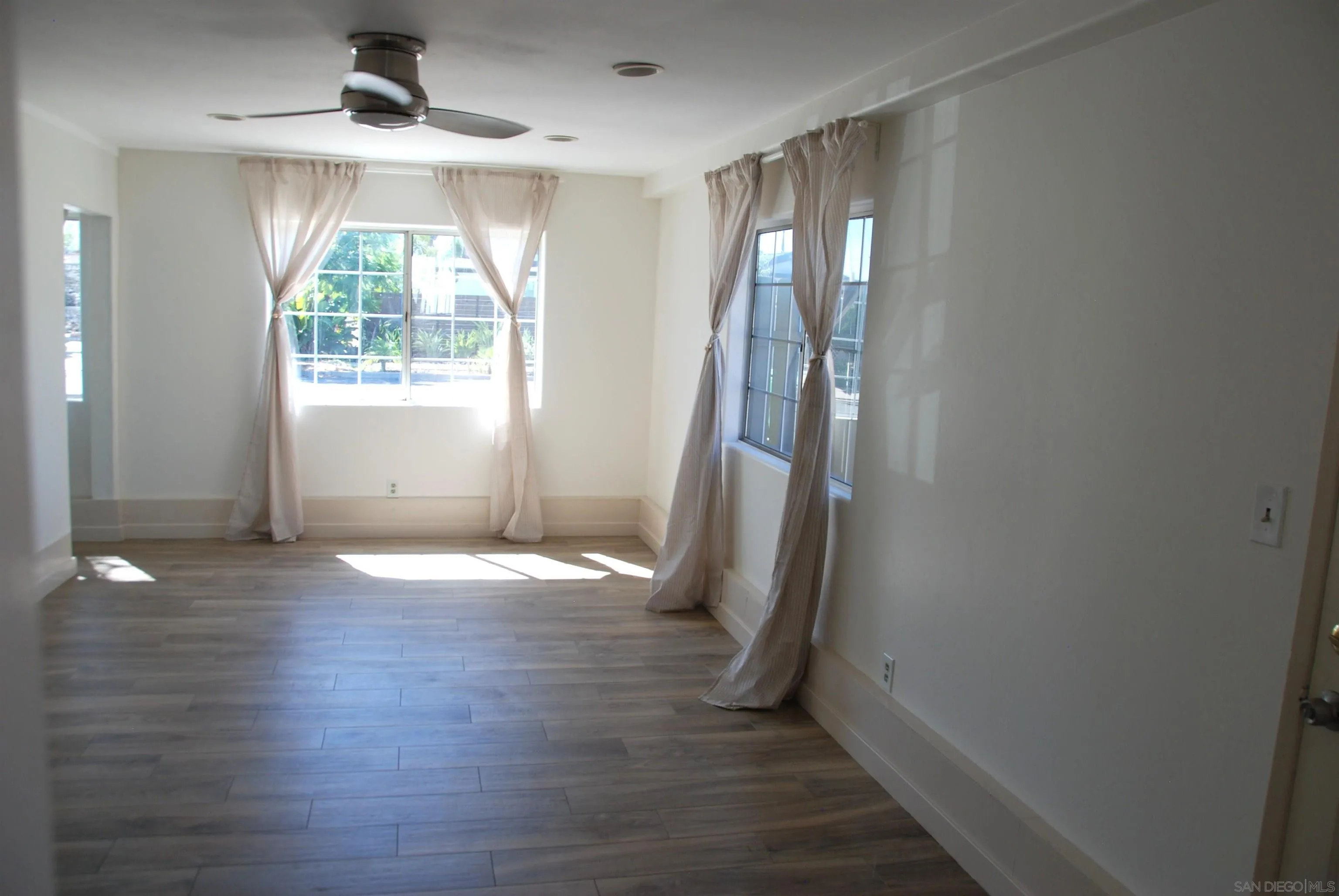 https://cdn.realtyfeed.com/cdn/127/260024363/1f275ed5dba02c460affaed8d790159c.webp