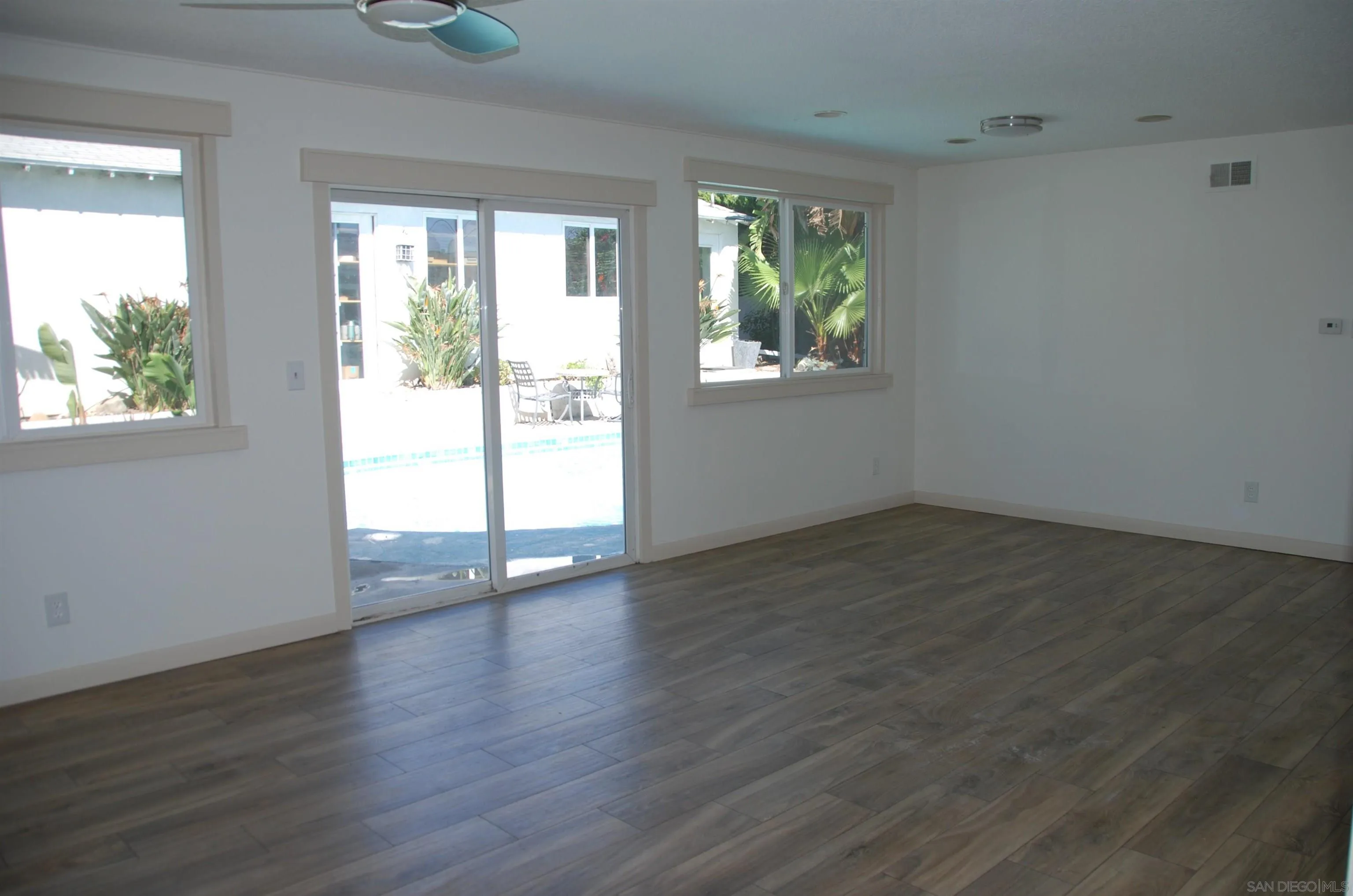 https://cdn.realtyfeed.com/cdn/127/260024363/490f96ac10d199d5280311db3f74199d.webp