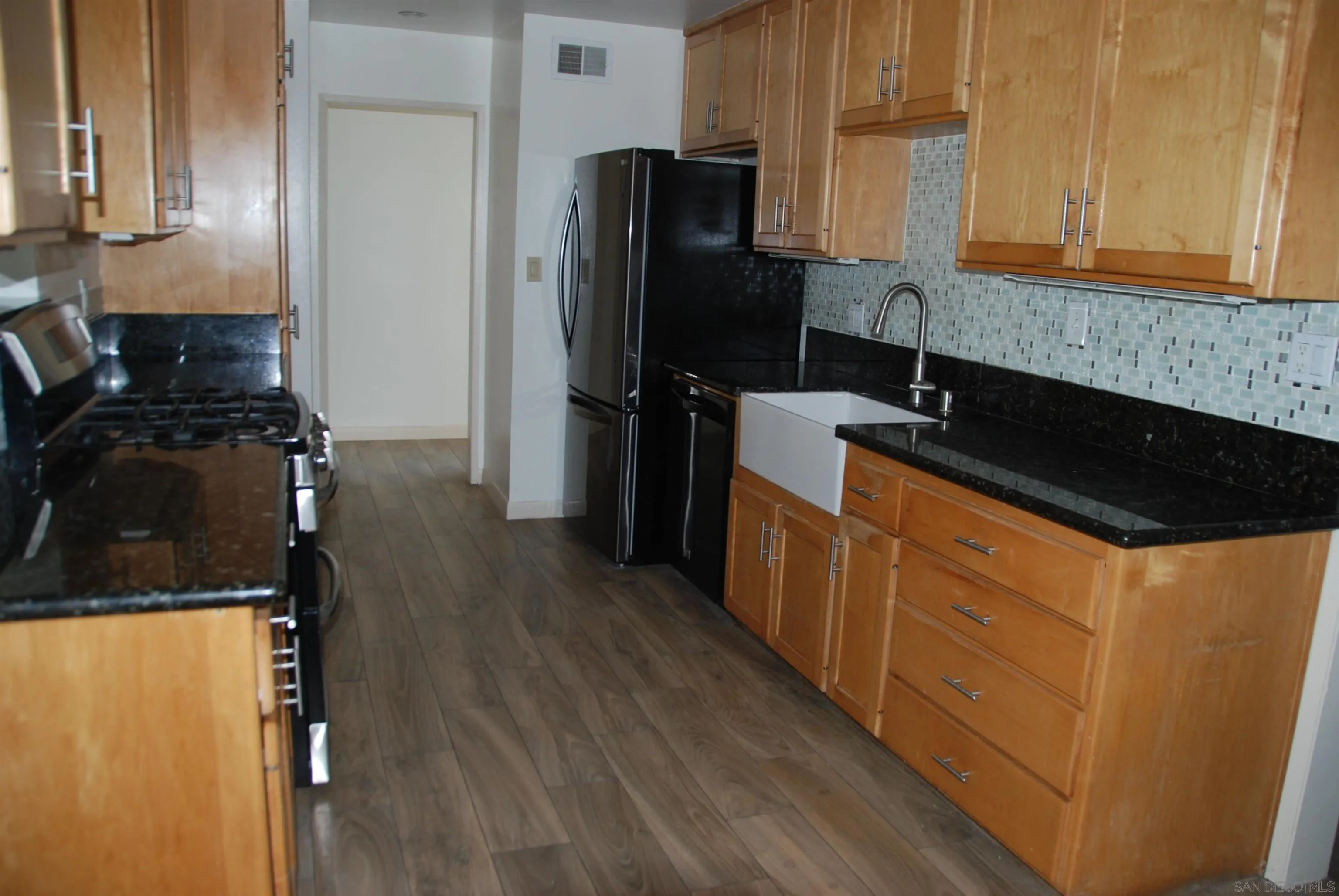https://cdn.realtyfeed.com/cdn/127/260024363/83de68bcac27289dfd9cf75c9791827a.webp