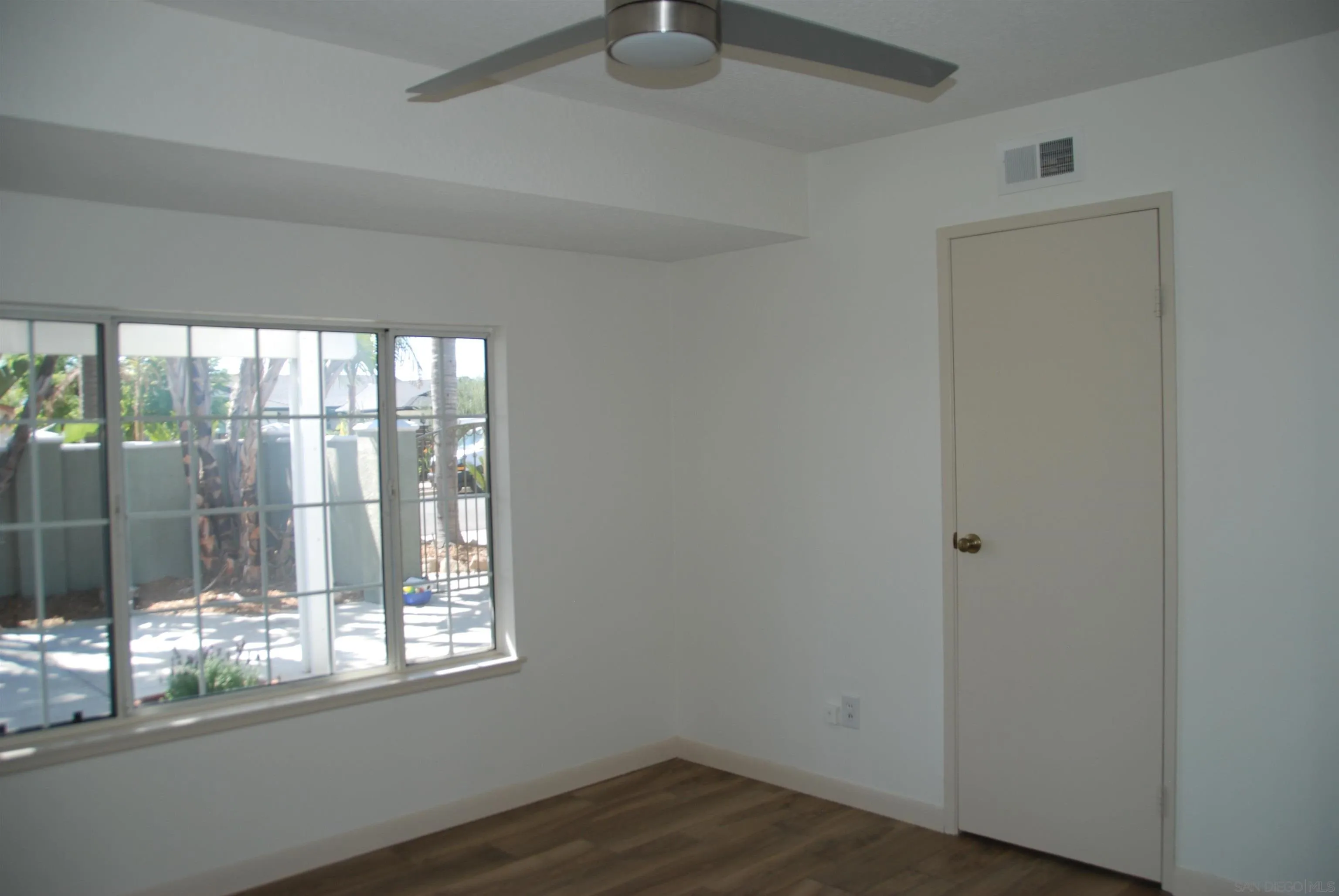 https://cdn.realtyfeed.com/cdn/127/260024363/db46c535398b8efff6108598114dd8c9.webp