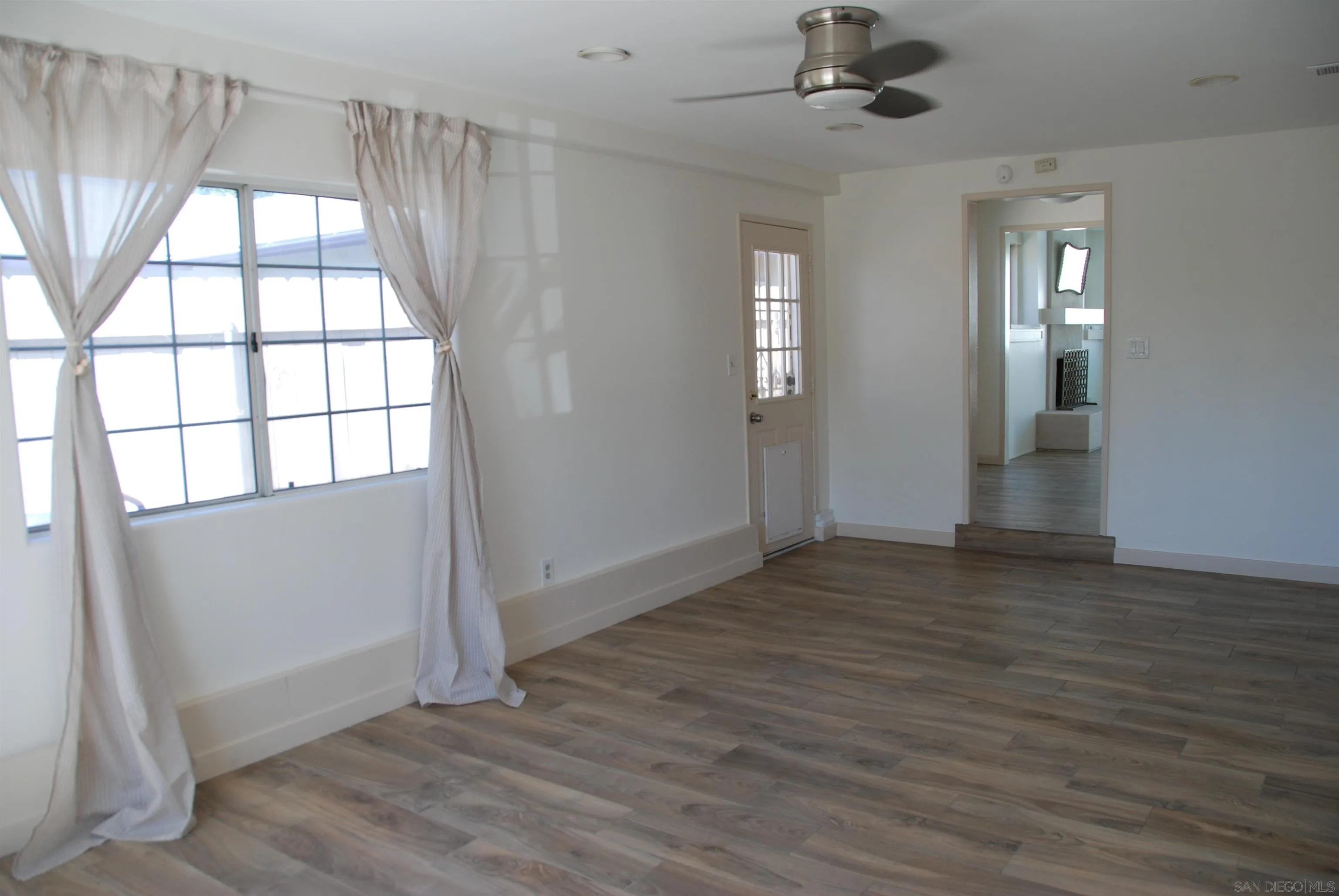 https://cdn.realtyfeed.com/cdn/127/260024363/f41b54d31f6f7da471855ed177a870b6.webp