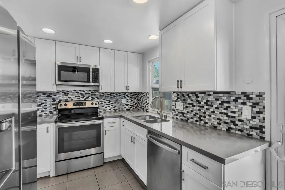 https://cdn.realtyfeed.com/cdn/127/260024371/747a3c4d5160a9645024a50865995c3d.webp