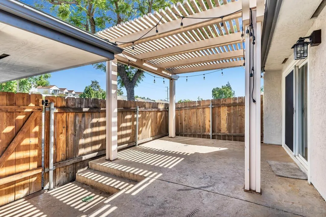 https://cdn.realtyfeed.com/cdn/127/260024371/8bb983a3d18476252f8f4642eb8f7610.webp