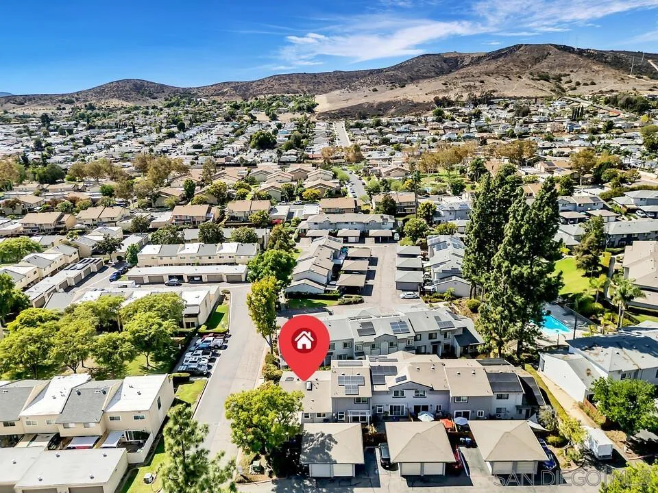https://cdn.realtyfeed.com/cdn/127/260024371/cb4dfb4c772c53802fddaaea41f266d8.webp