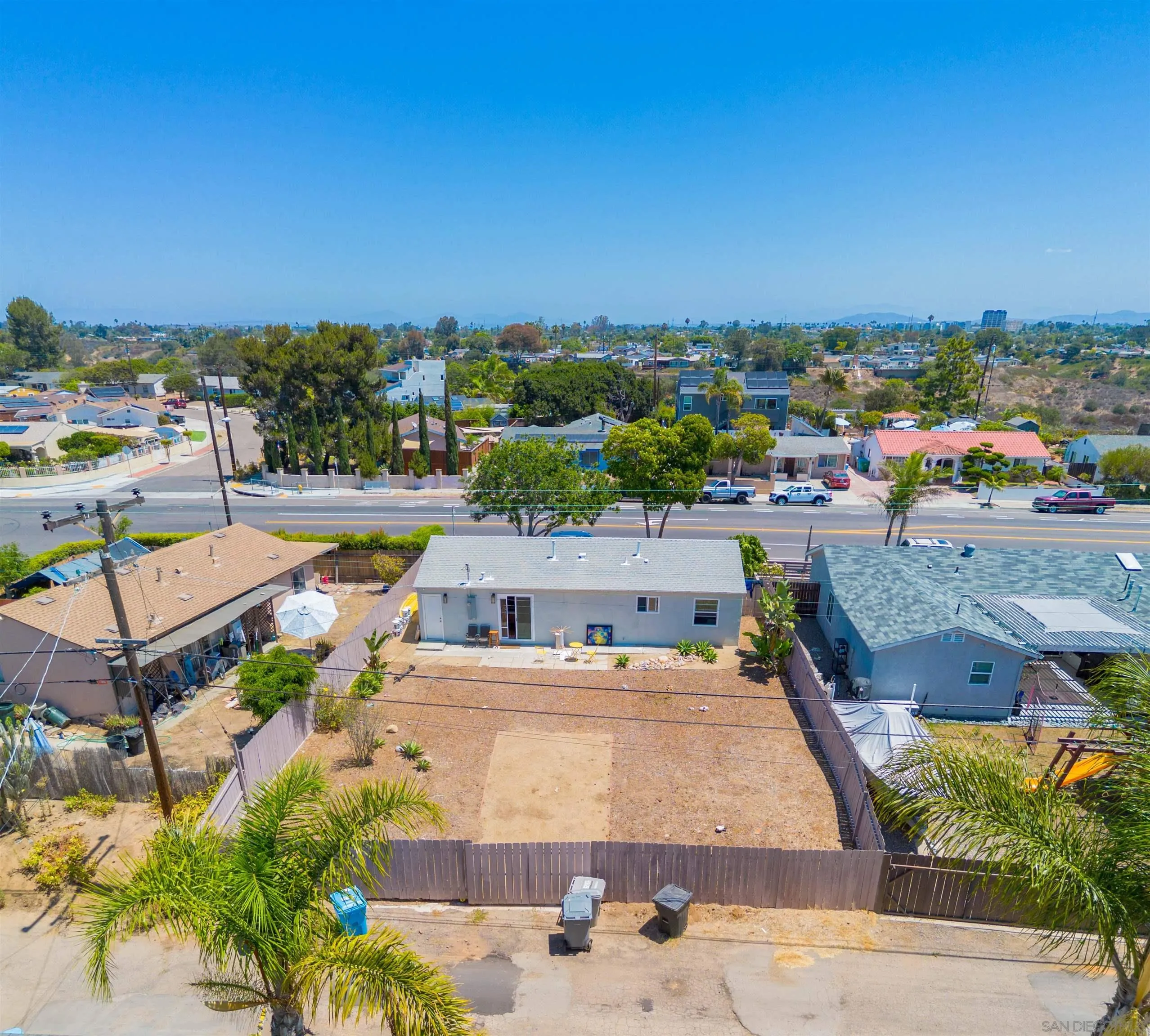 https://cdn.realtyfeed.com/cdn/127/260024372/09b39a32b196cef39260554ce728aef2.webp