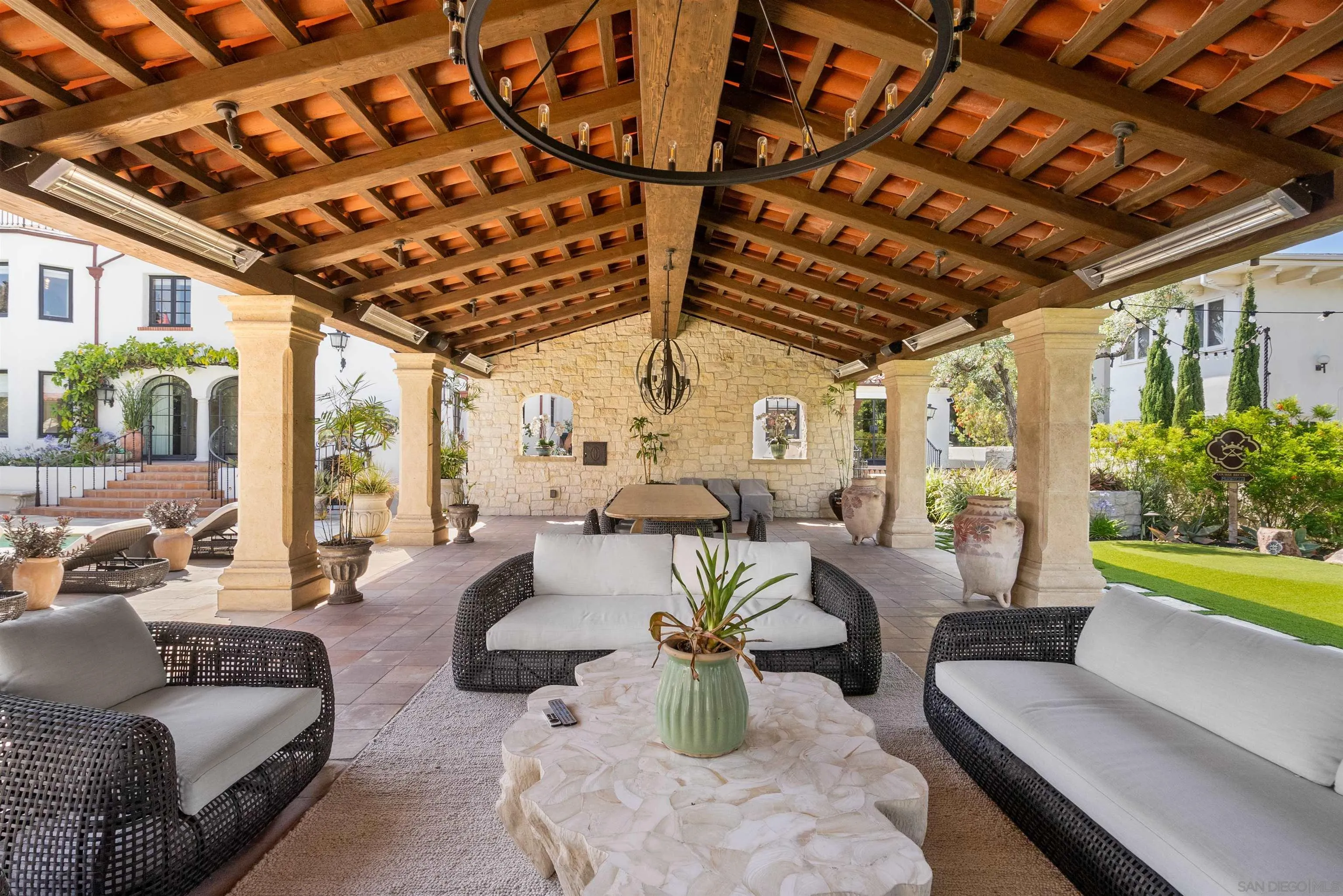 https://cdn.realtyfeed.com/cdn/127/260024374/107c08cc3db78e4212fb3d35e7739f98.webp