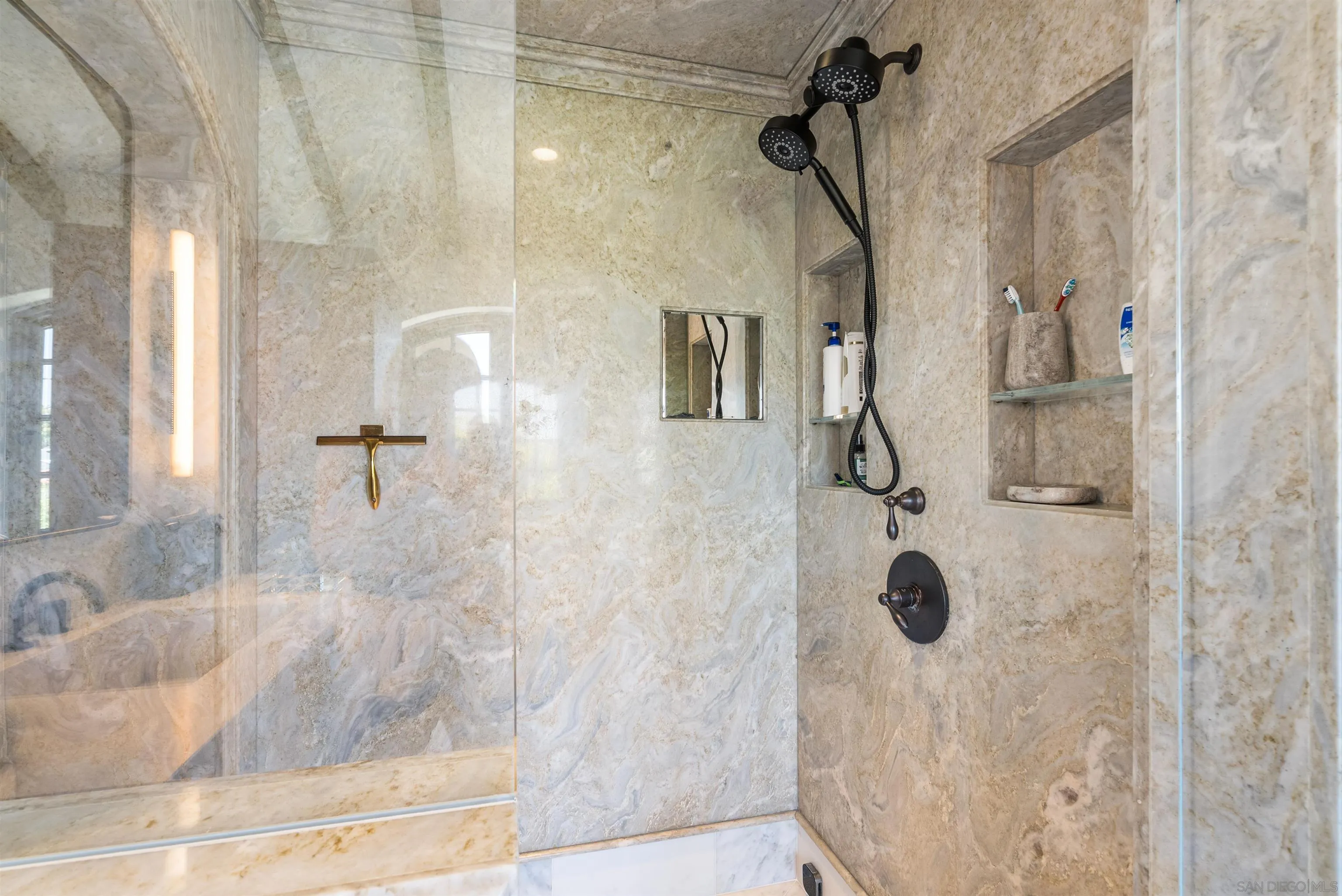 https://cdn.realtyfeed.com/cdn/127/260024374/835e20a05acfe738873c5e2cef523bea.webp