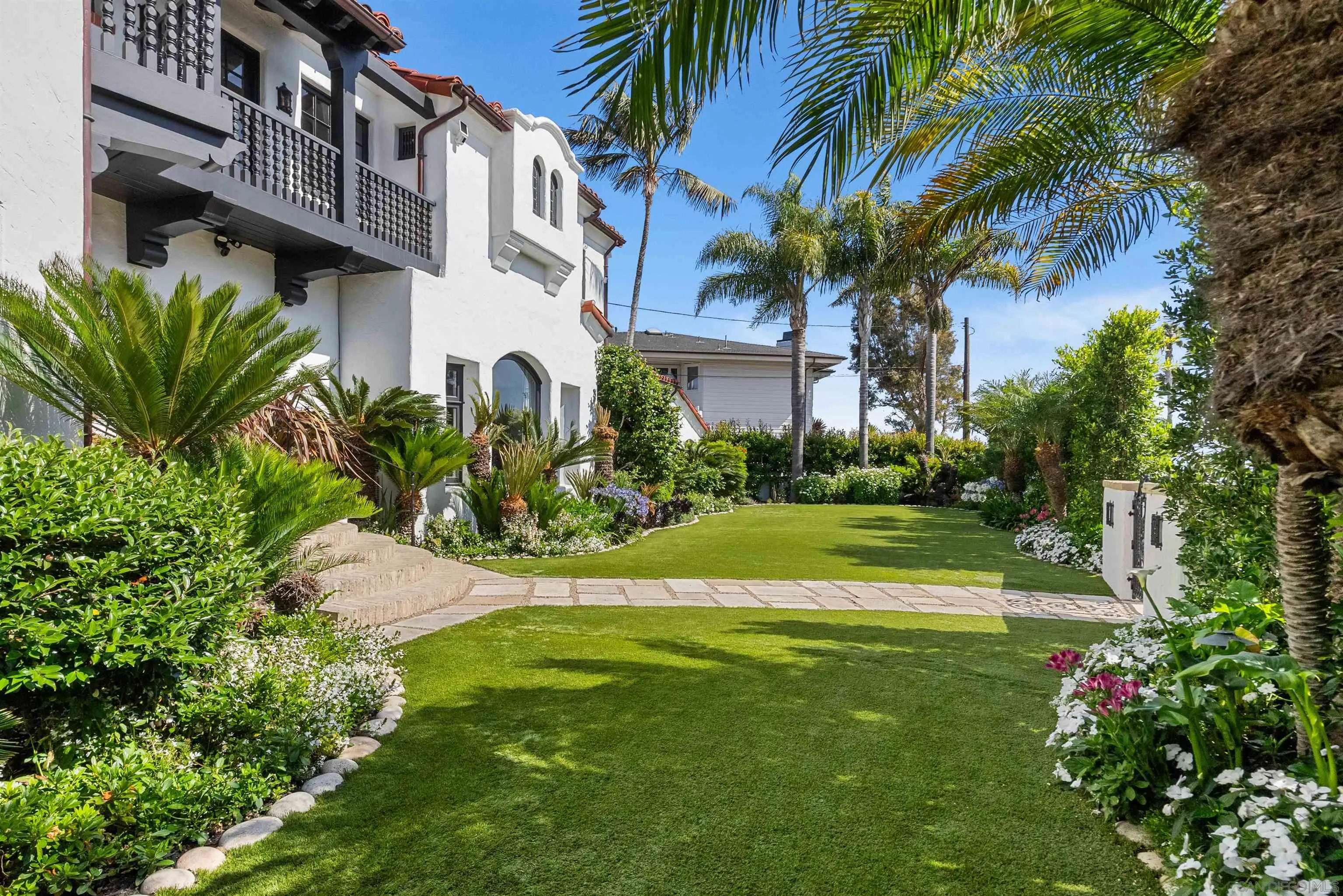 https://cdn.realtyfeed.com/cdn/127/260024374/8bfc88d866223936985609597ef20eec.webp
