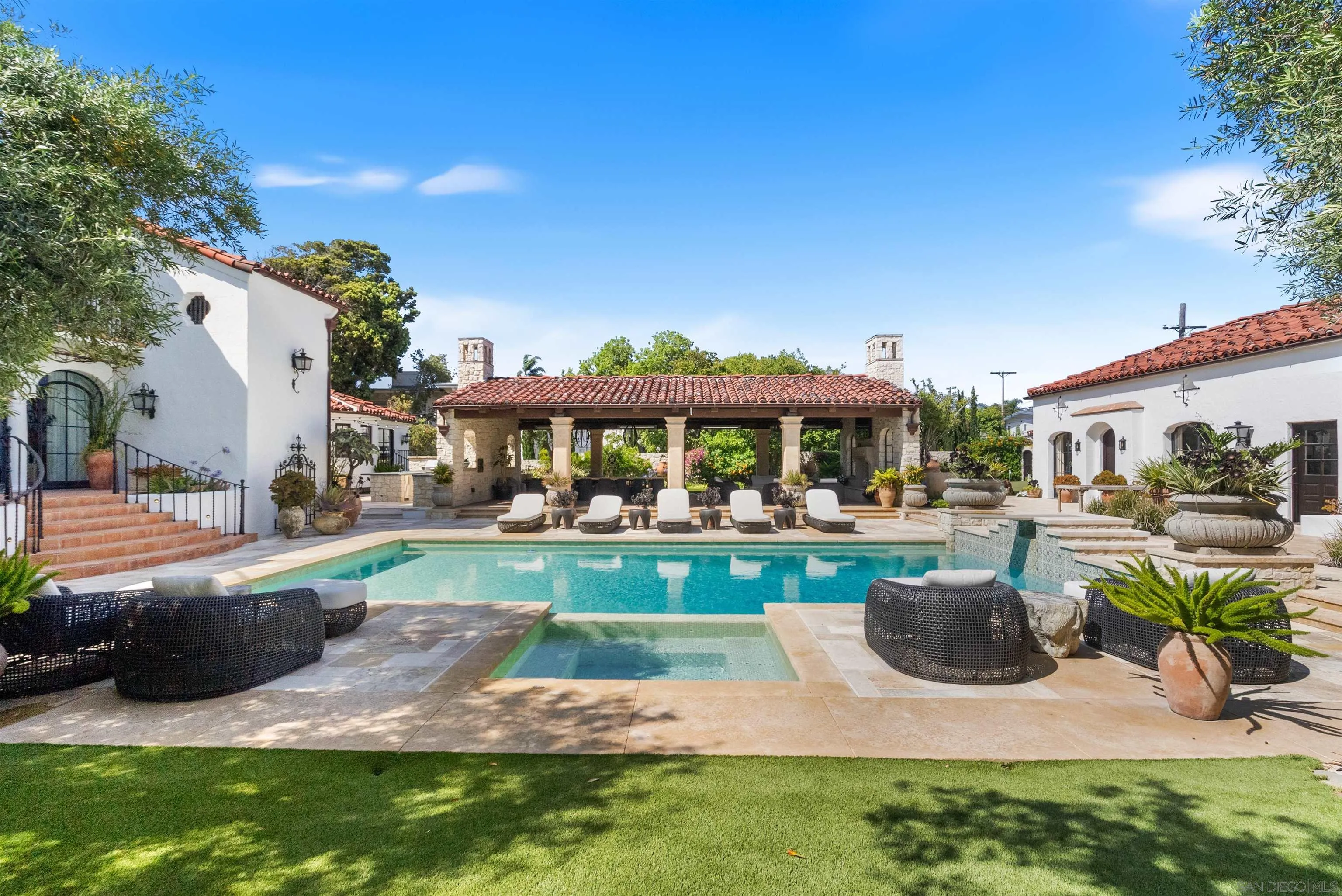 https://cdn.realtyfeed.com/cdn/127/260024374/caa6e28403fffd9aaf879f291b9e1dfc.webp