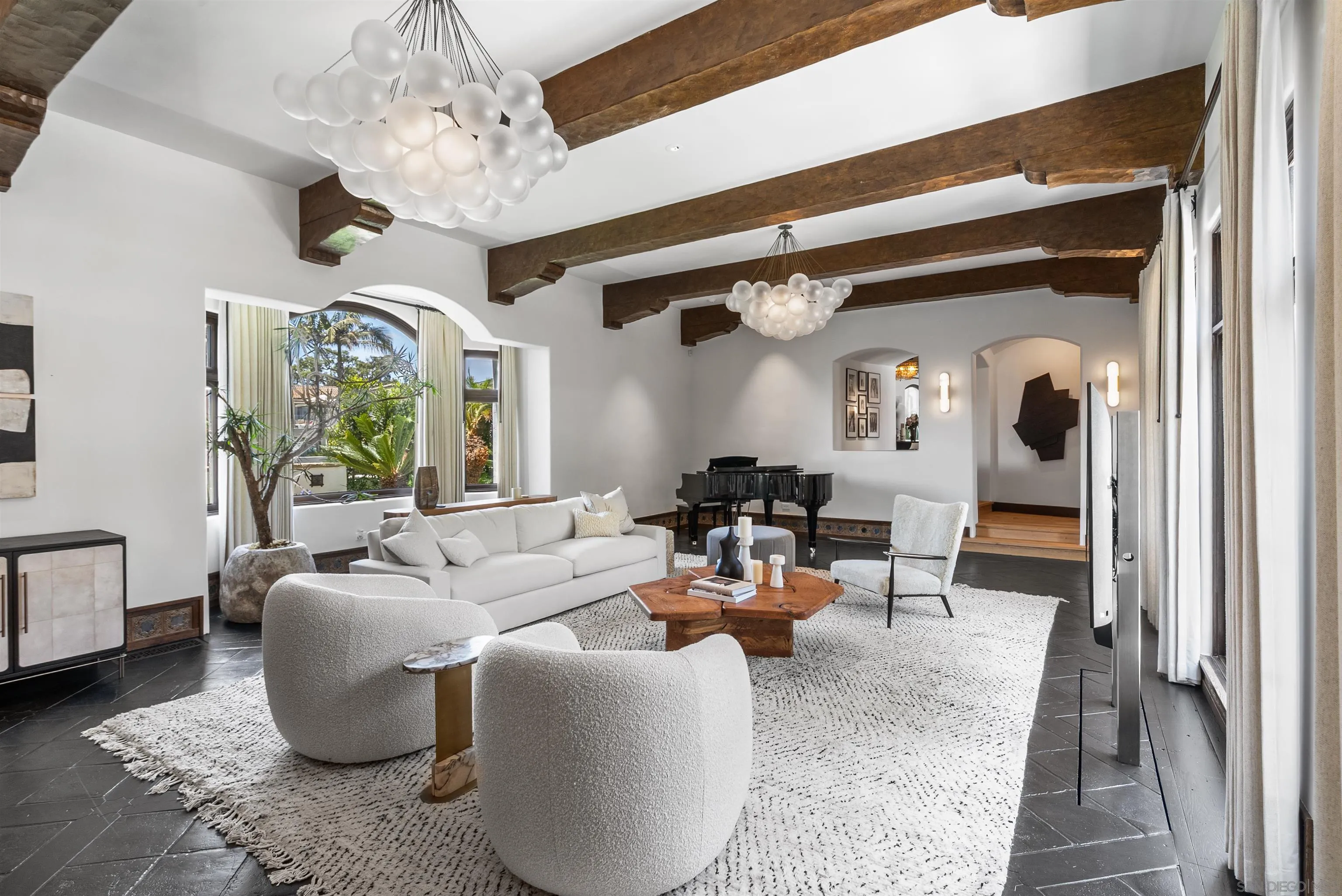 https://cdn.realtyfeed.com/cdn/127/260024374/d57664e83f85158233e26d7e39c61c4a.webp
