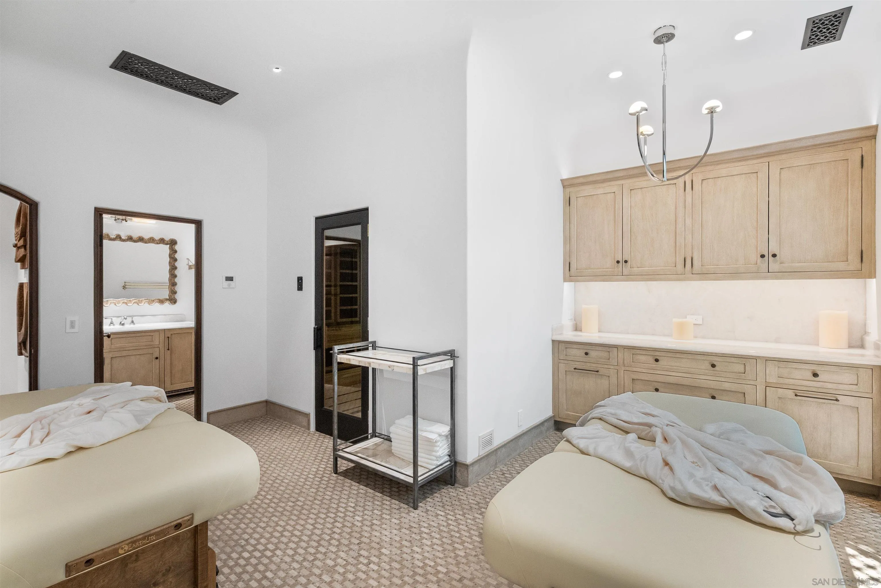 https://cdn.realtyfeed.com/cdn/127/260024374/d82fdb92e345df3768080c3c8d54866e.webp