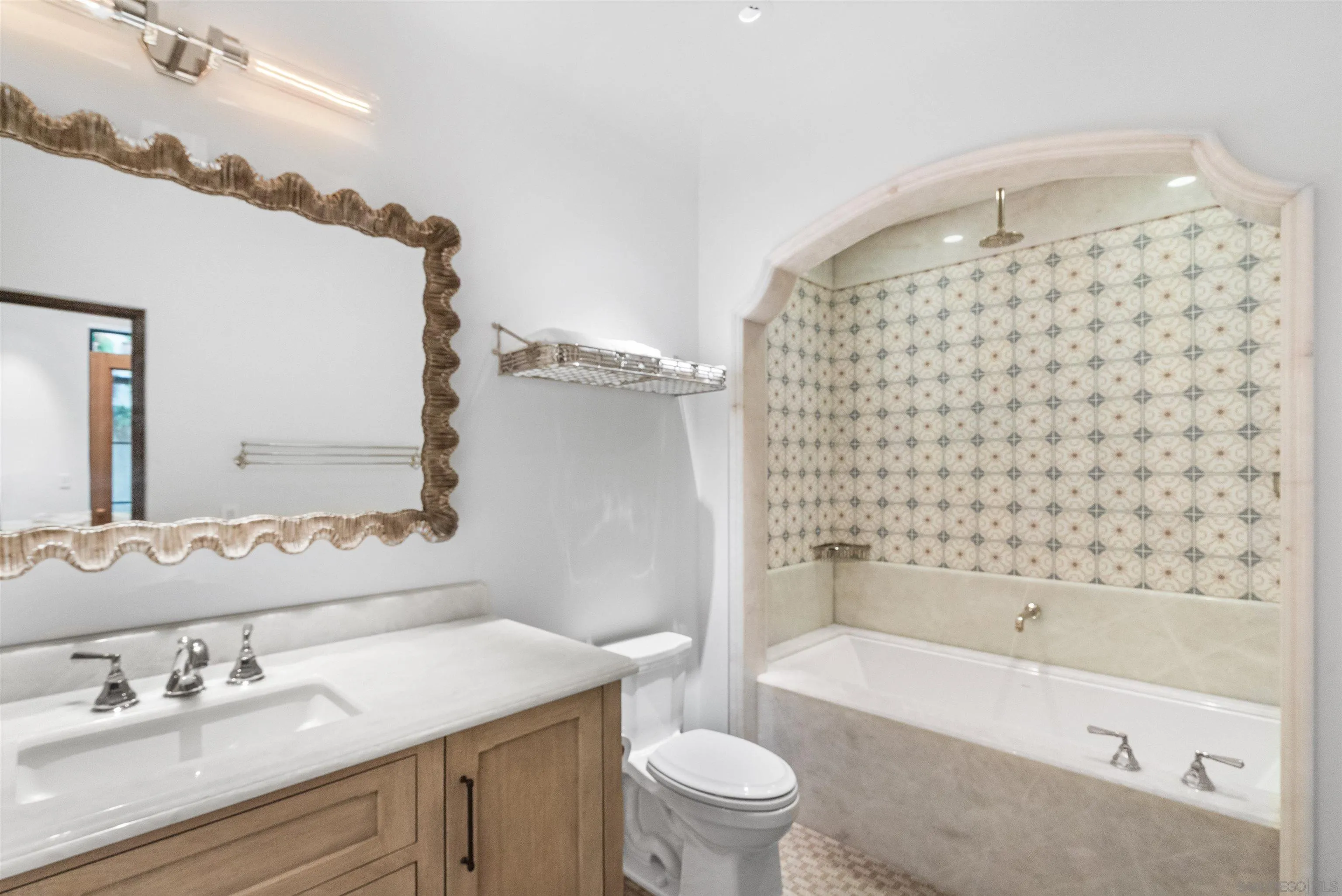https://cdn.realtyfeed.com/cdn/127/260024374/f0ff8cf9f23bccafac040dbc12bb28ac.webp