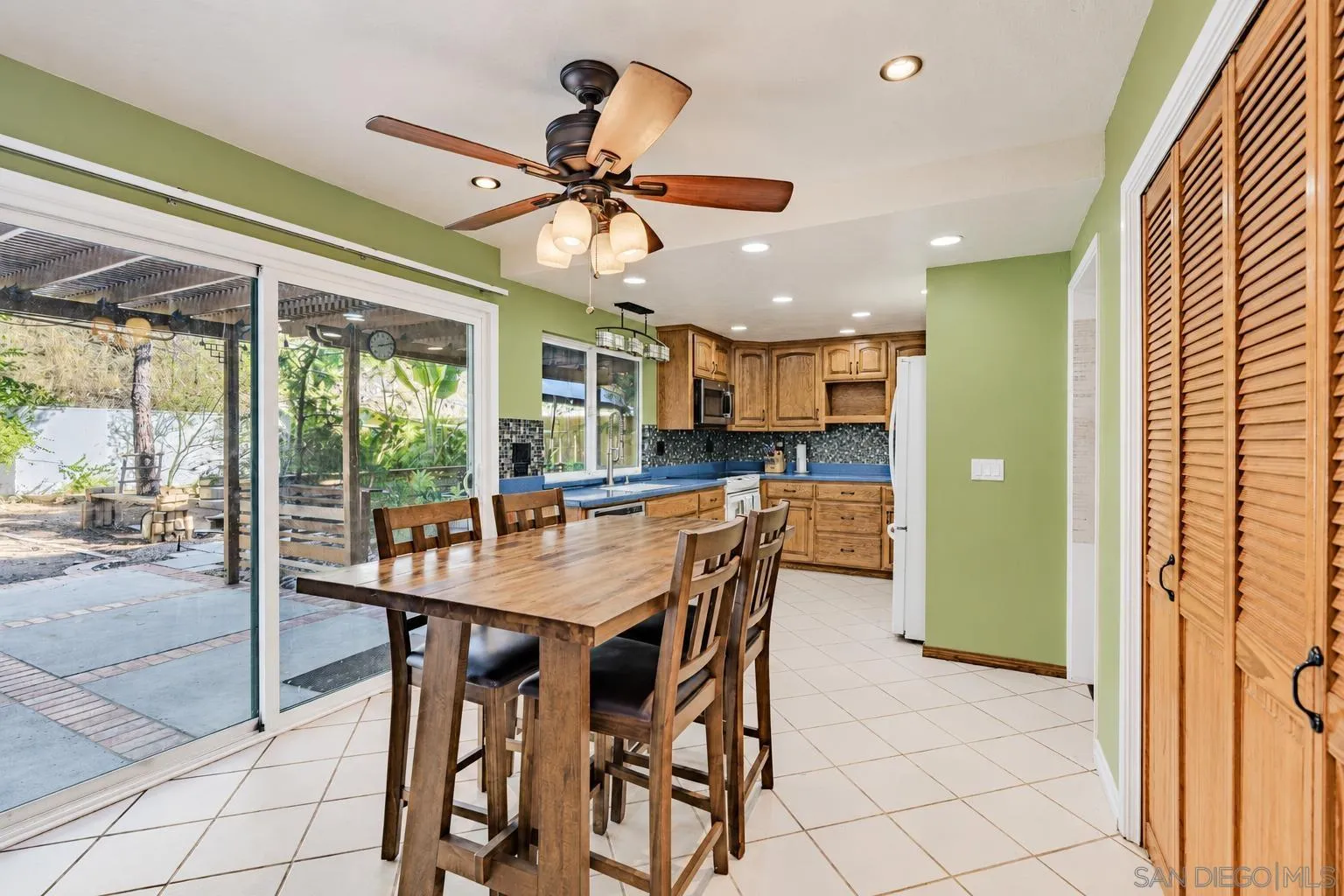 https://cdn.realtyfeed.com/cdn/127/260024375/0a035946103b8f9299b5eb28766e1895.webp