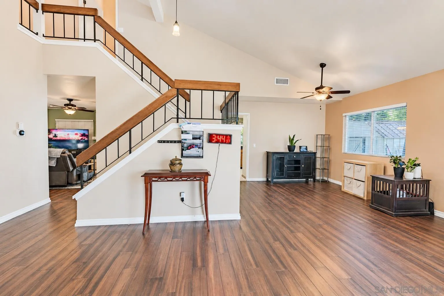 https://cdn.realtyfeed.com/cdn/127/260024375/2d374d6a038a8047e725c1d185585d07.webp
