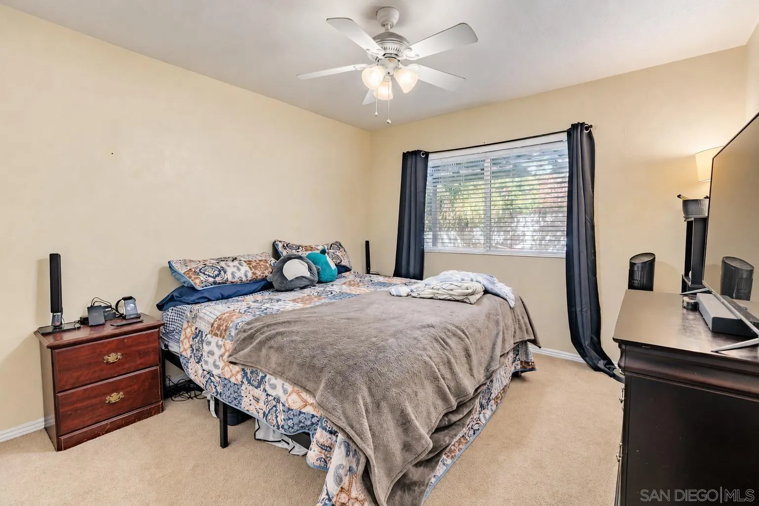 https://cdn.realtyfeed.com/cdn/127/260024375/5063cb0c6eca92860aadc2147861465a.webp