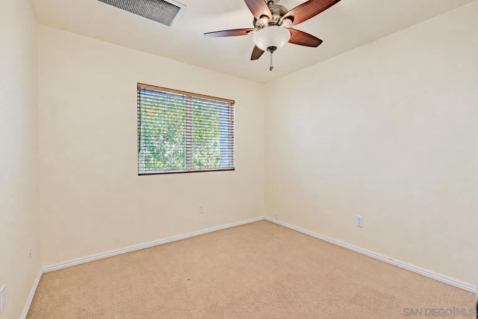 https://cdn.realtyfeed.com/cdn/127/260024375/6242b7c50bb9582991b8cf550ba37650.webp