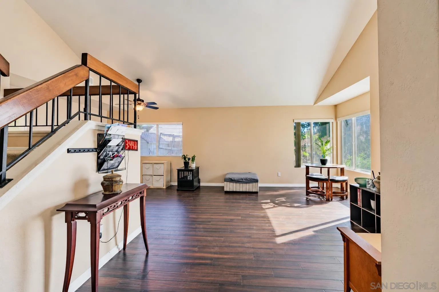 https://cdn.realtyfeed.com/cdn/127/260024375/652e98b92d152ffb4405e1ecc791e59b.webp