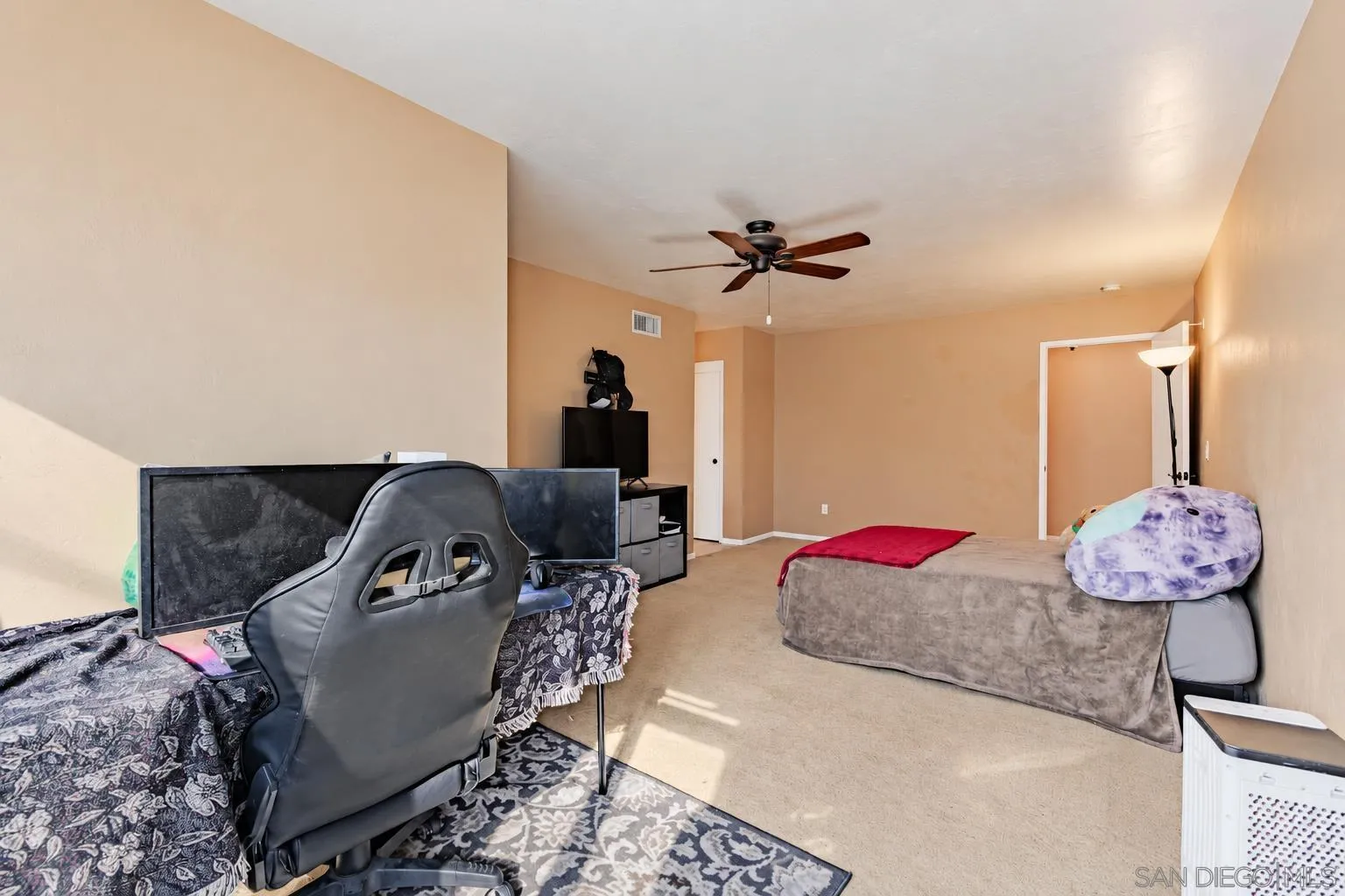 https://cdn.realtyfeed.com/cdn/127/260024375/6a60f9c57bb38ddedb63fe50f8076b16.webp