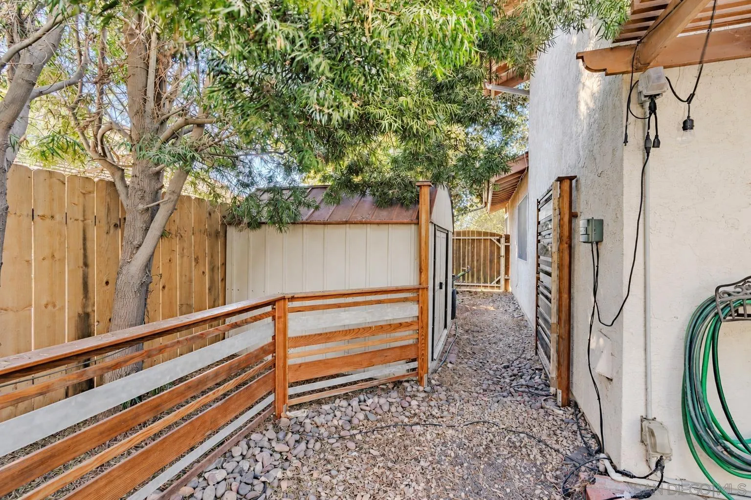 https://cdn.realtyfeed.com/cdn/127/260024375/74844d61c592d1dea04ac7df43c91d46.webp
