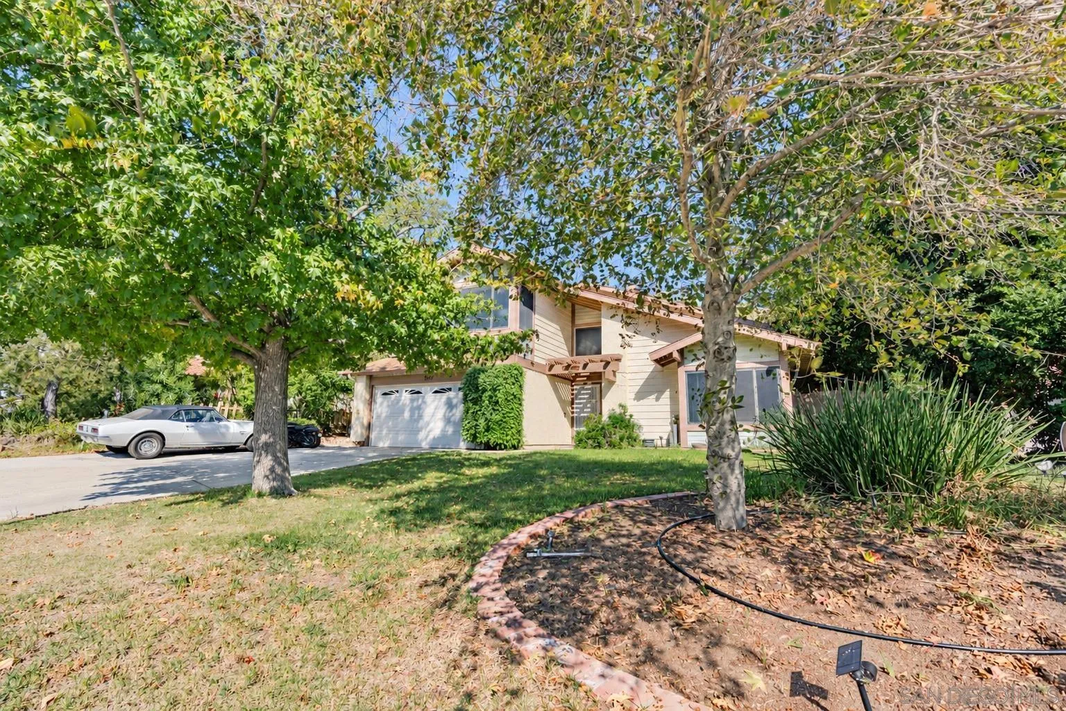 https://cdn.realtyfeed.com/cdn/127/260024375/91b0e90e357343ca716b1b43c27de67b.webp