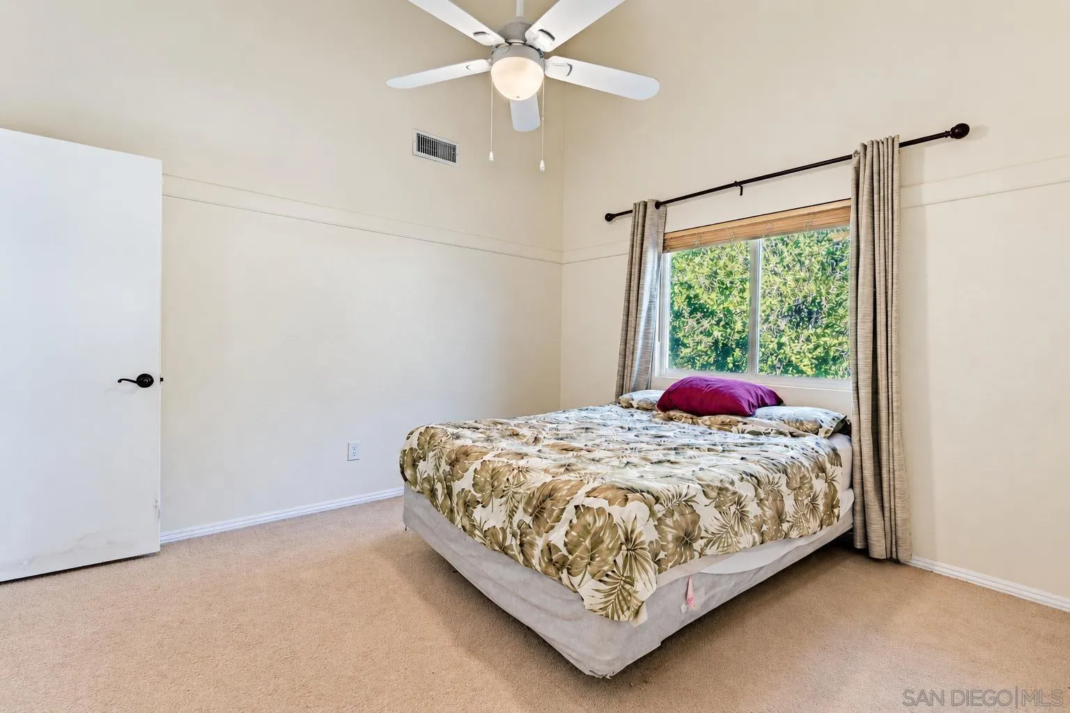 https://cdn.realtyfeed.com/cdn/127/260024375/9440c9d0c35ed1457ce987dc91ecce9e.webp