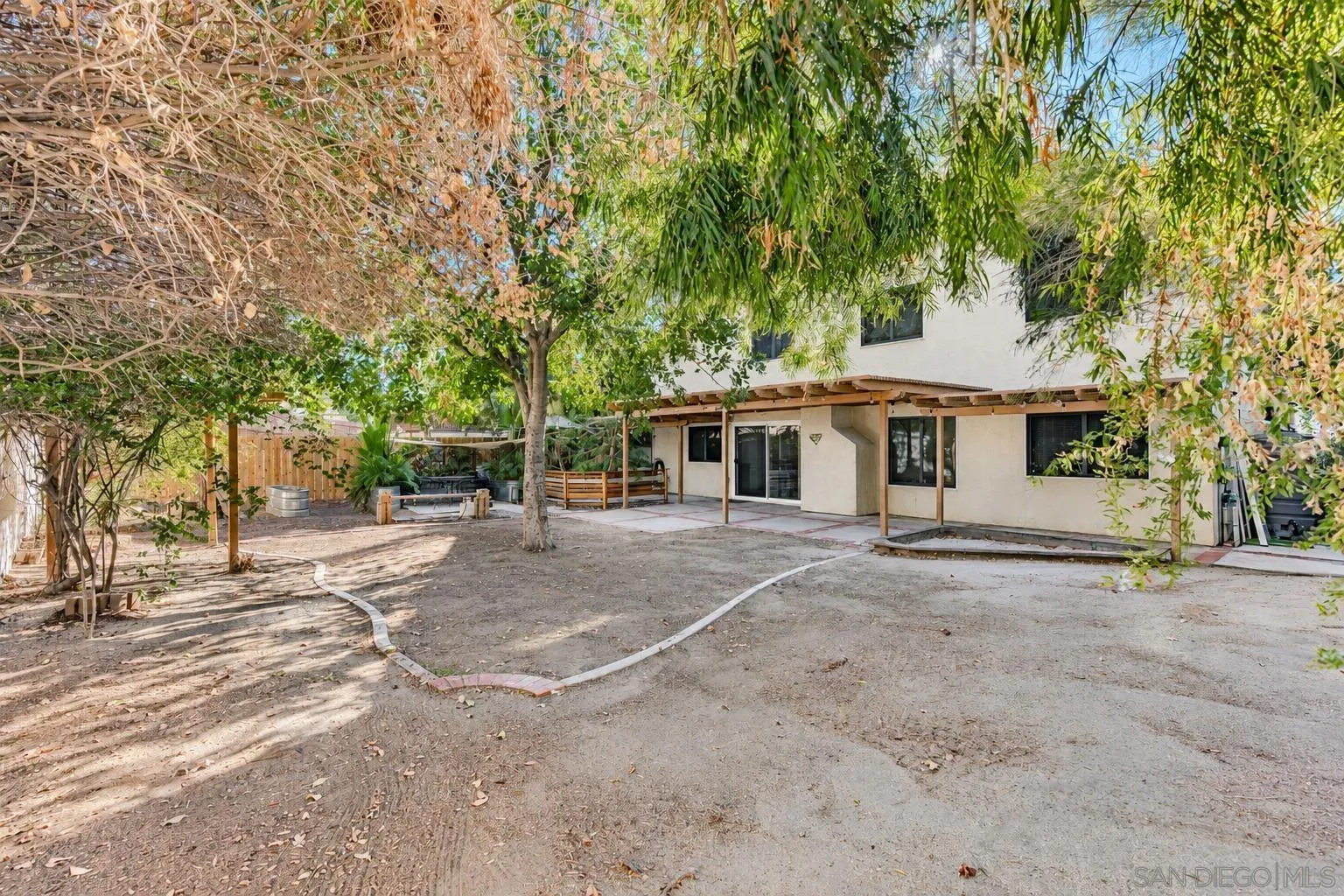 https://cdn.realtyfeed.com/cdn/127/260024375/a5af08656057209004aadb9ced3ad26d.webp