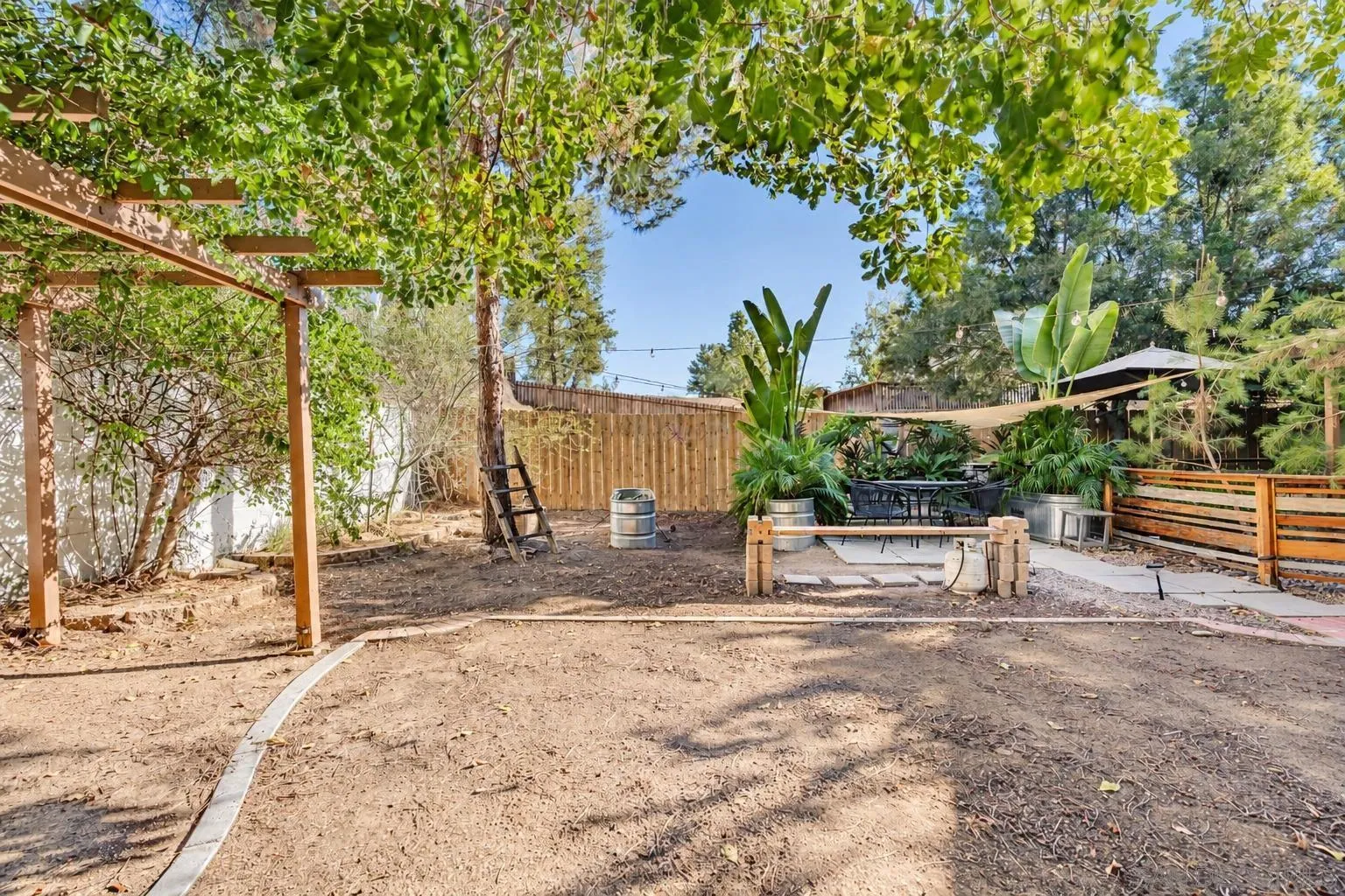 https://cdn.realtyfeed.com/cdn/127/260024375/c583ba915b0372f1dccddf847200f8b9.webp